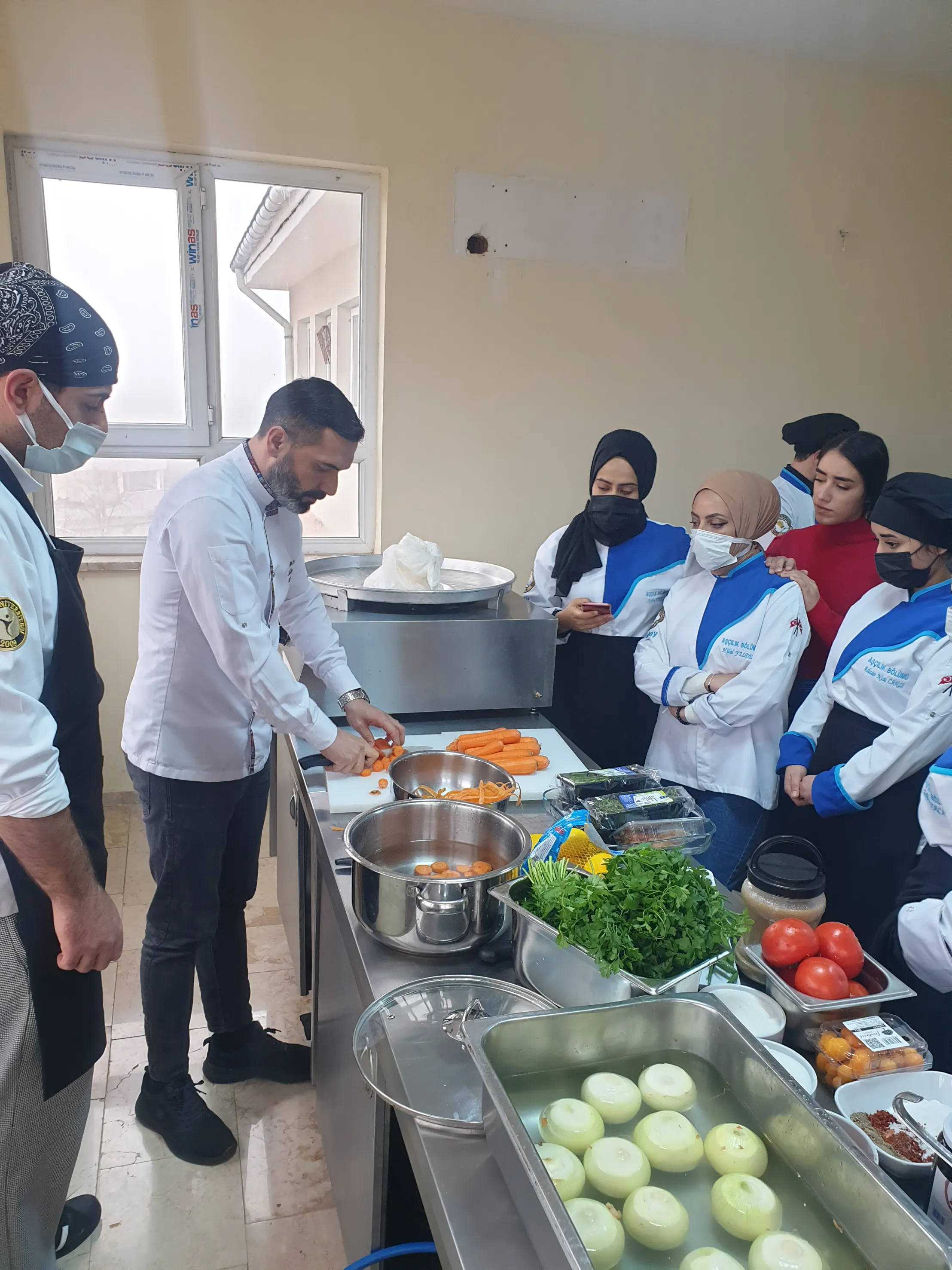 Harran Üniversitesi Halfeti Meslek Yüksekokulu'nda Yöresel Yemekler Buluşması