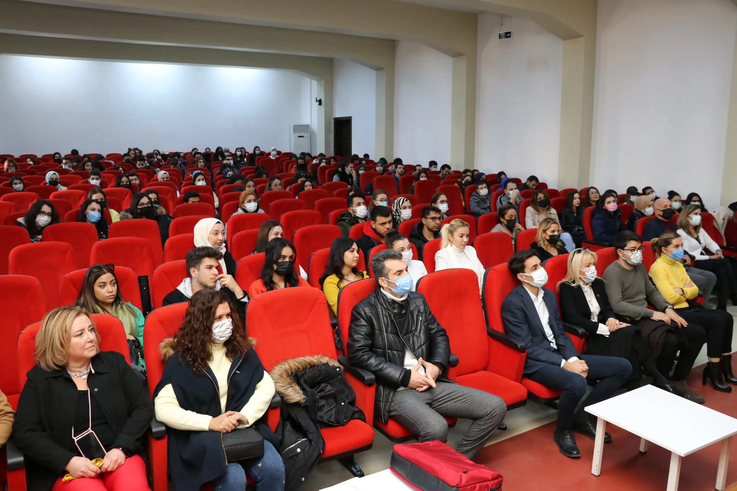 Toros Üniversitesi’nde Yaşanabilir Bir Dünya İçin Çevre, Doğa ve İklim Paneli