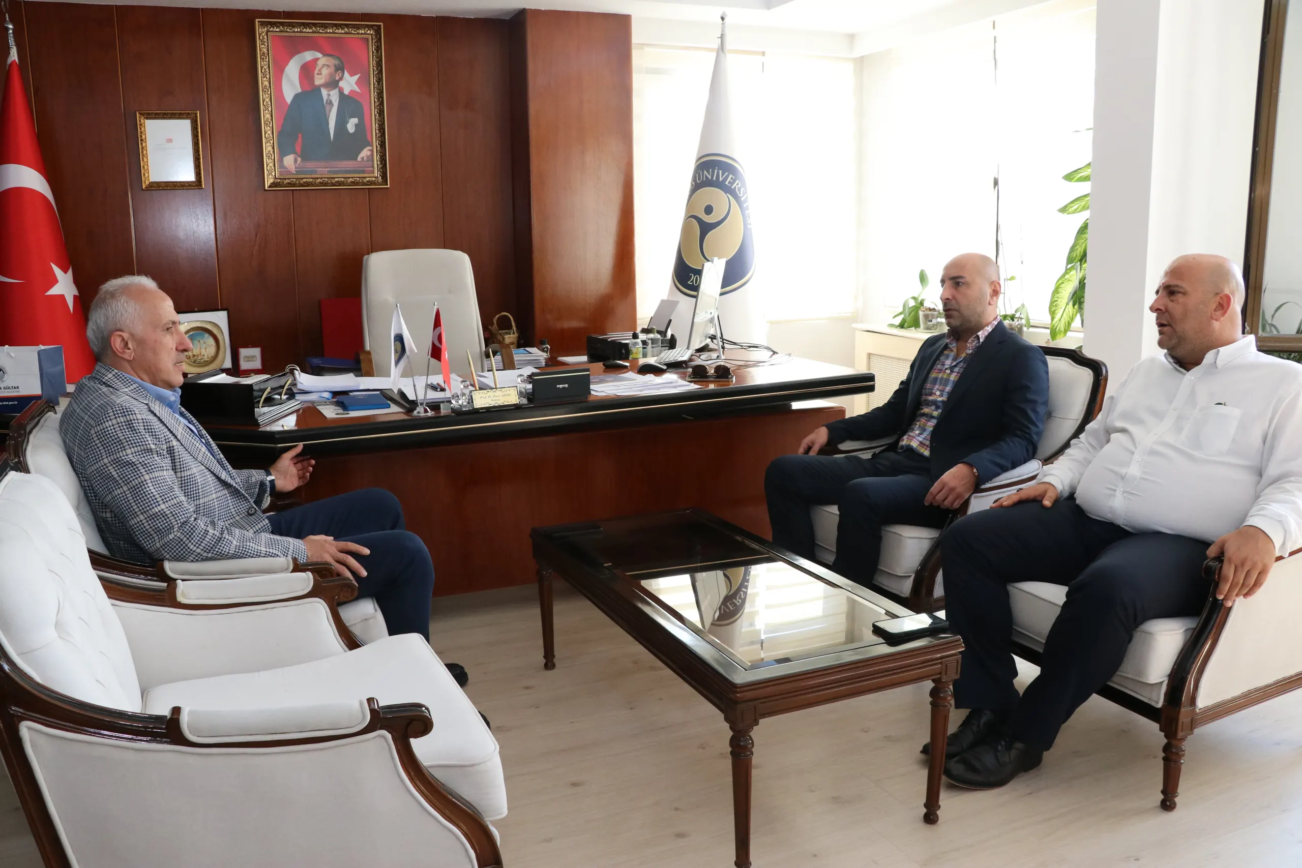 Akdeniz Belediye Başkanı M.mustafa Gültak’tan Toros Üniversitesi’ne Ziyaret