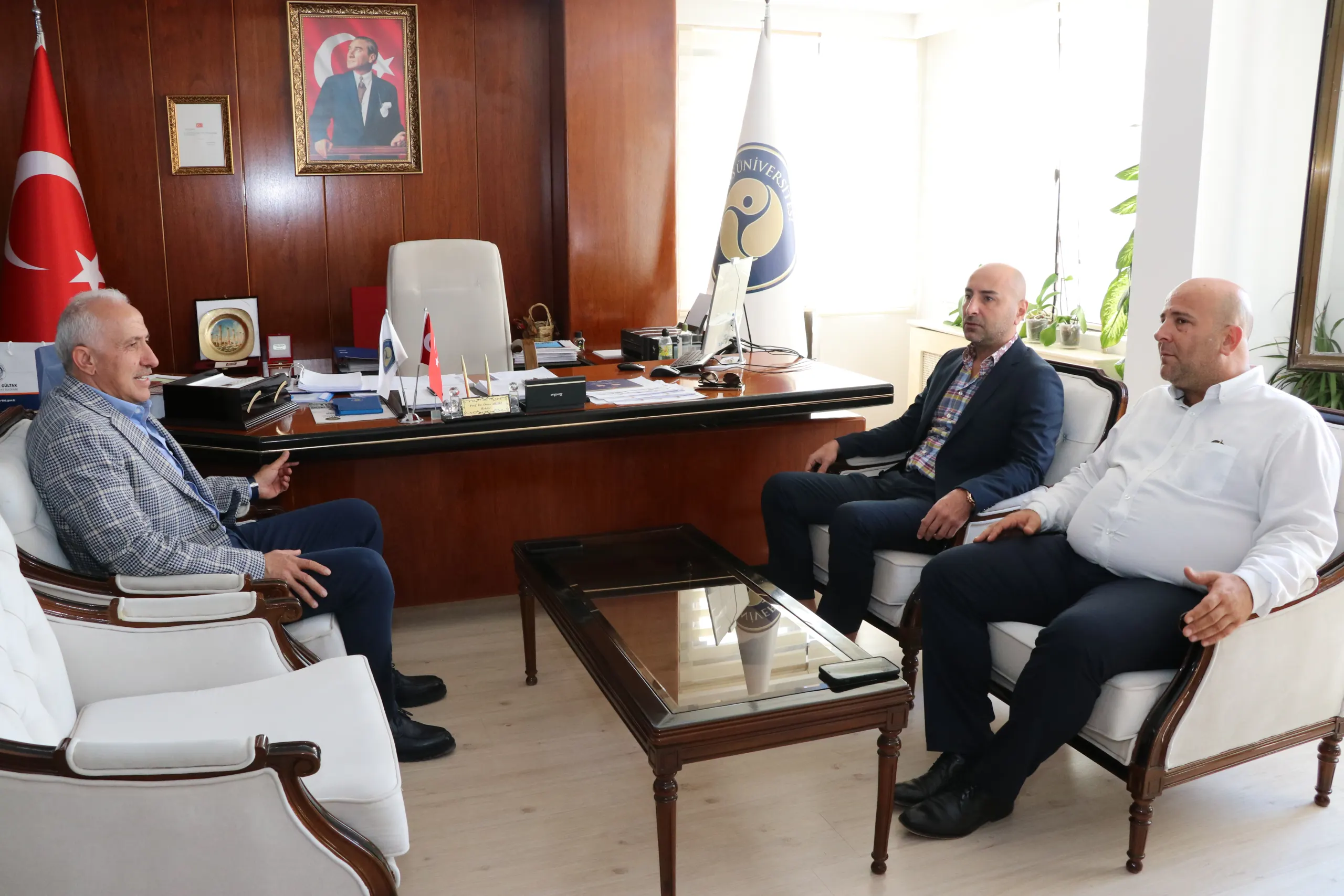 Akdeniz Belediye Başkanı M.mustafa Gültak’tan Toros Üniversitesi’ne Ziyaret