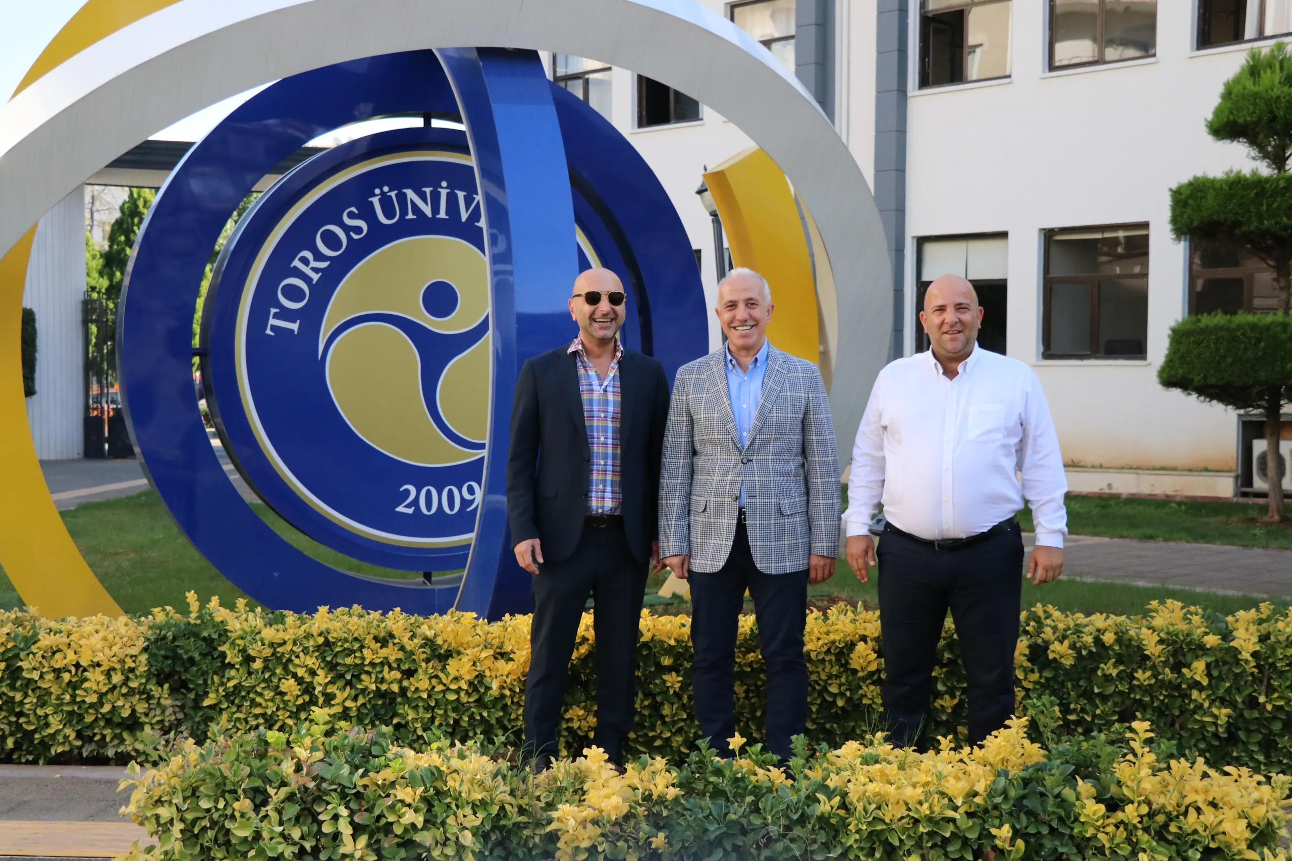 Akdeniz Belediye Başkanı M.mustafa Gültak’tan Toros Üniversitesi’ne Ziyaret