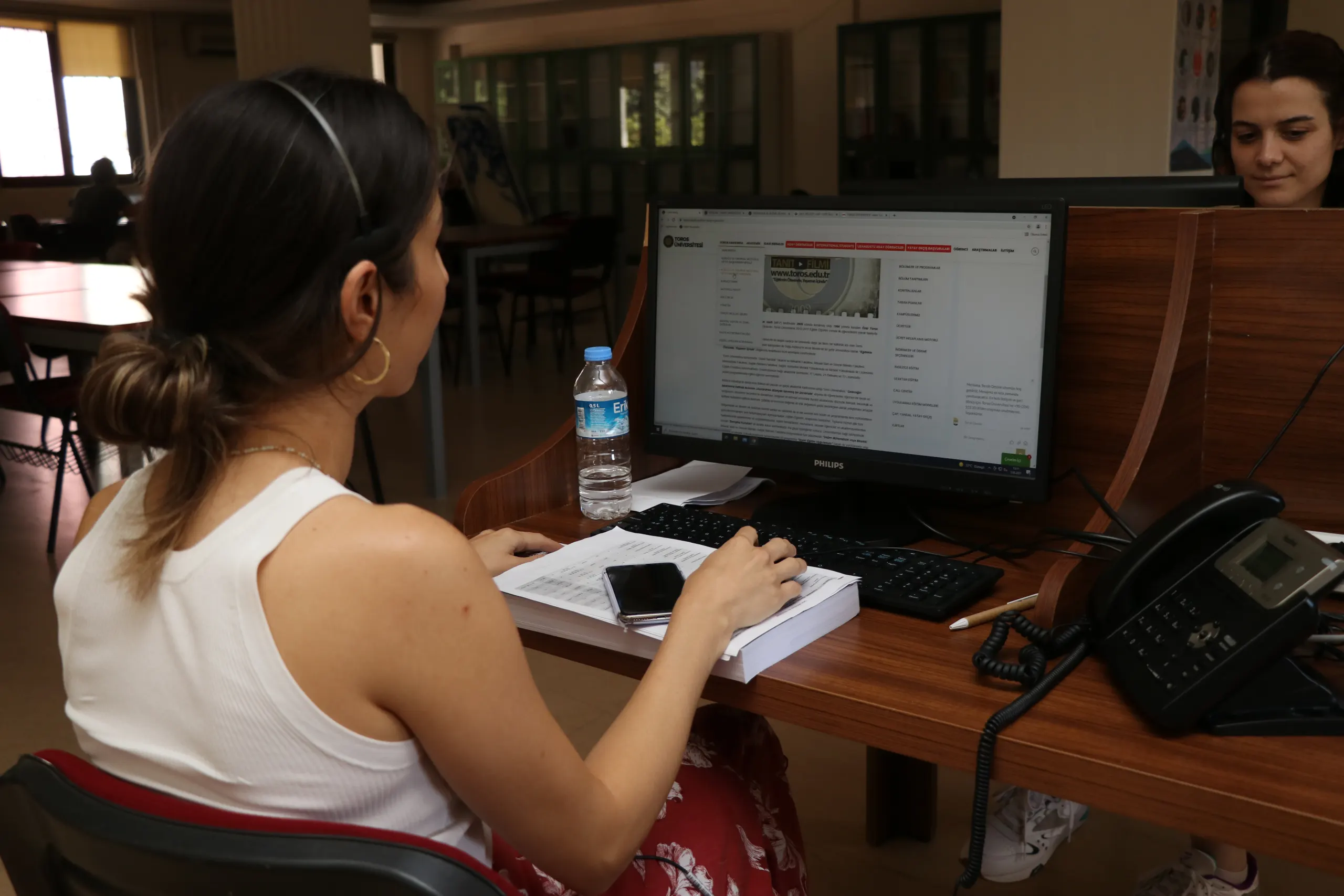 Tercih Döneminde 0324 328 20 02 nolu telefonu arayarak Call Center'a ulaşabilir, bütün sorularınıza cevap bulabilirsiniz.