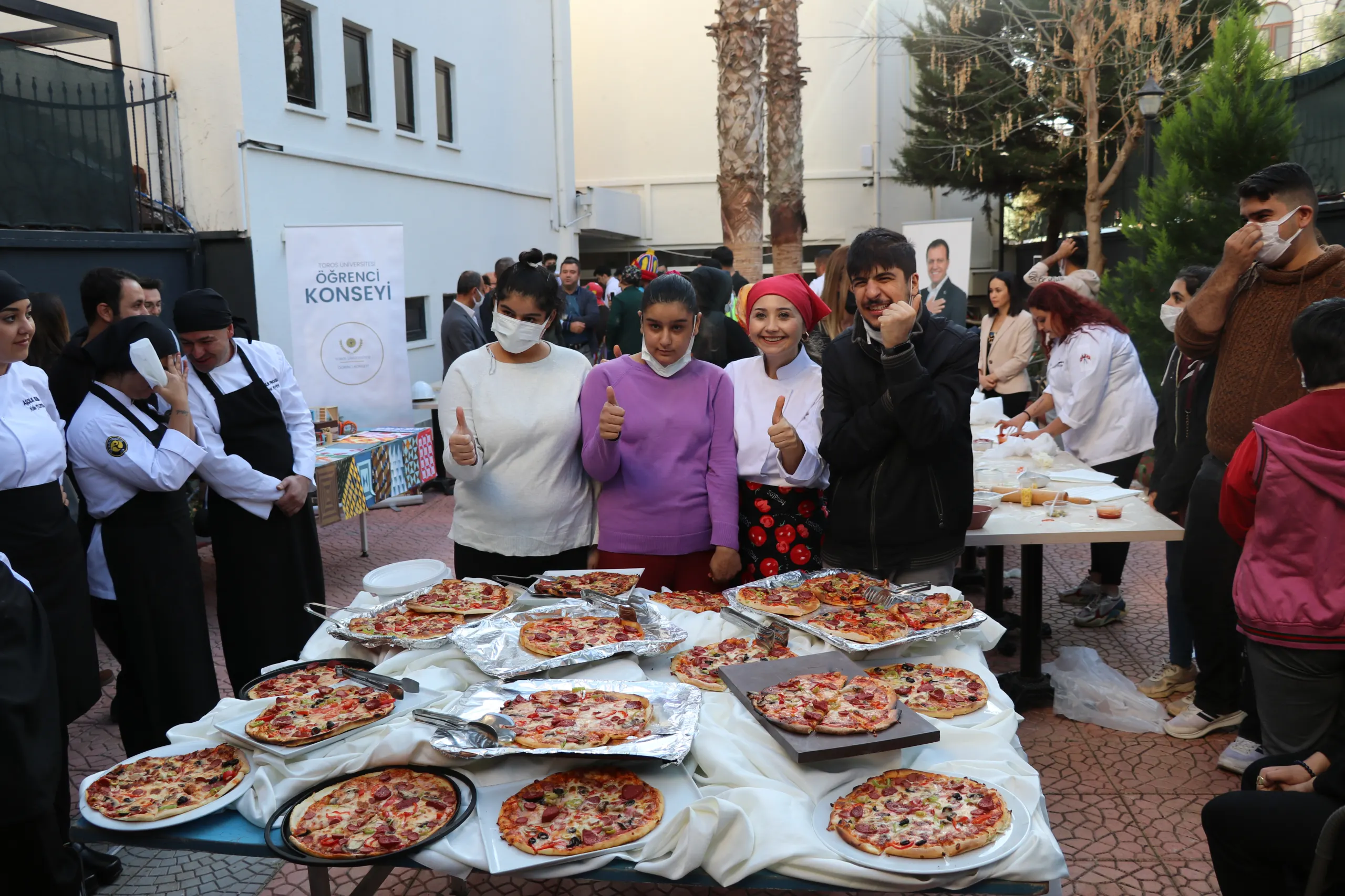 Engelsiz Şeflerden Pizza Sunumu