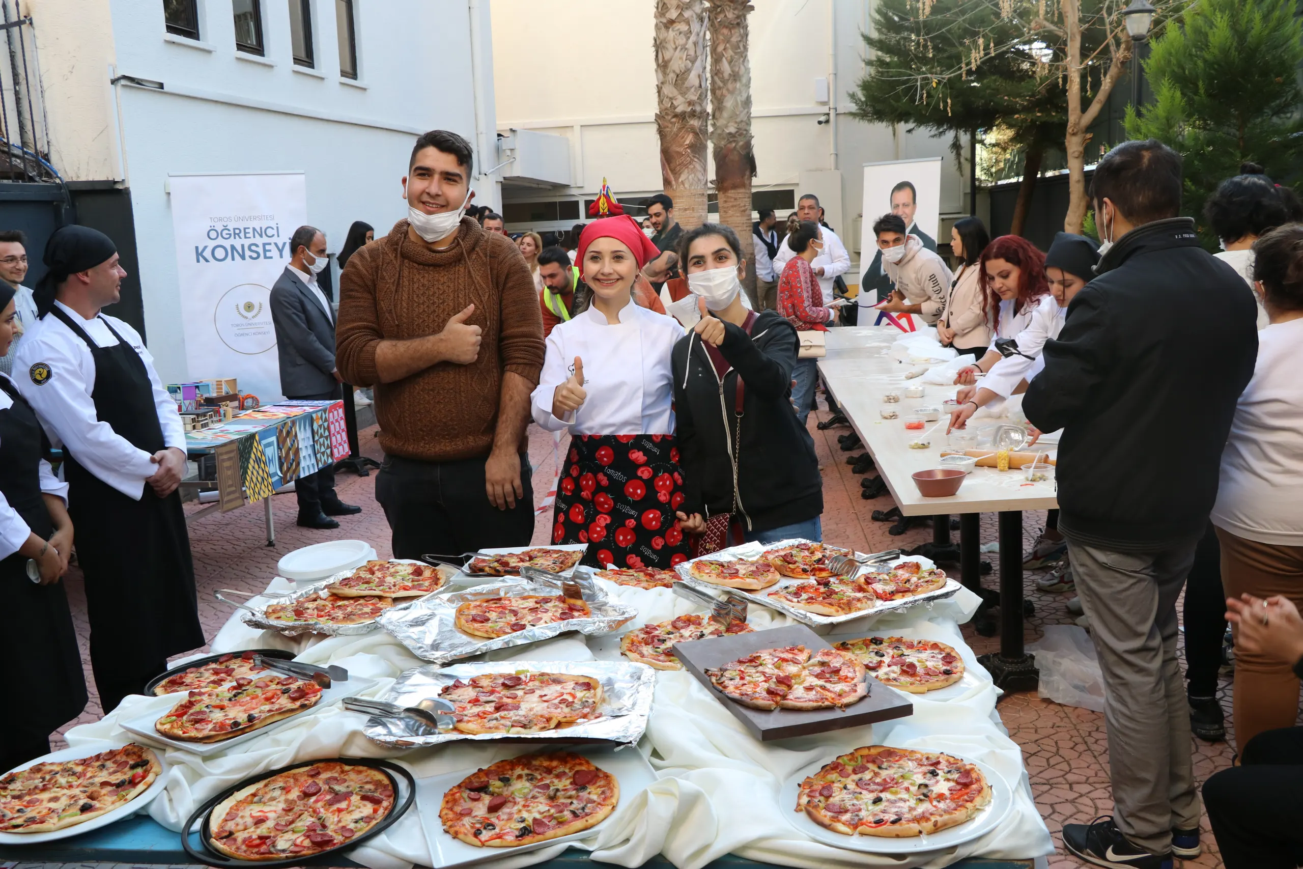 Engelsiz Şeflerden Pizza Sunumu
