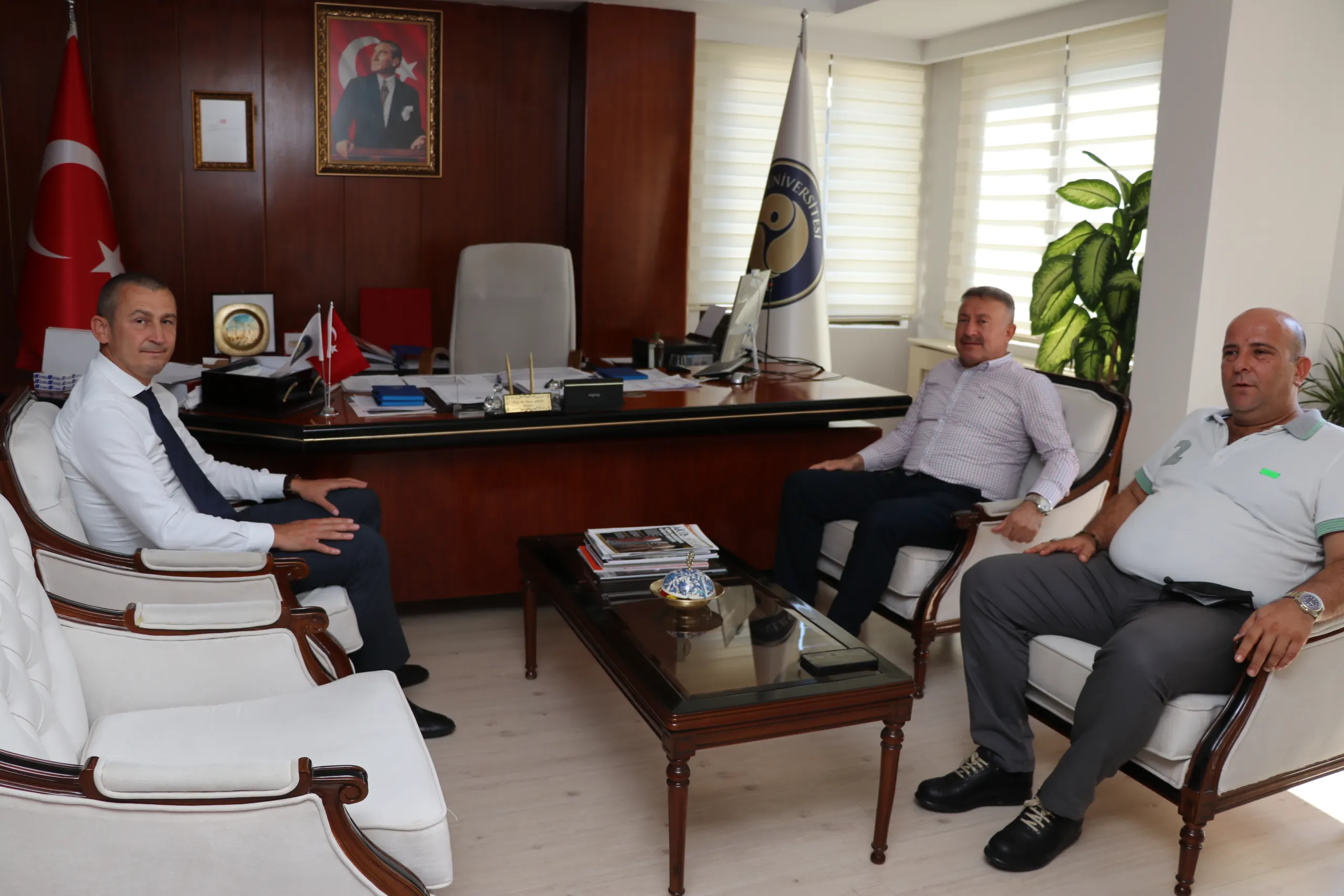 Hacı Özkan’dan Rektör Arıöz’e Ziyaret
