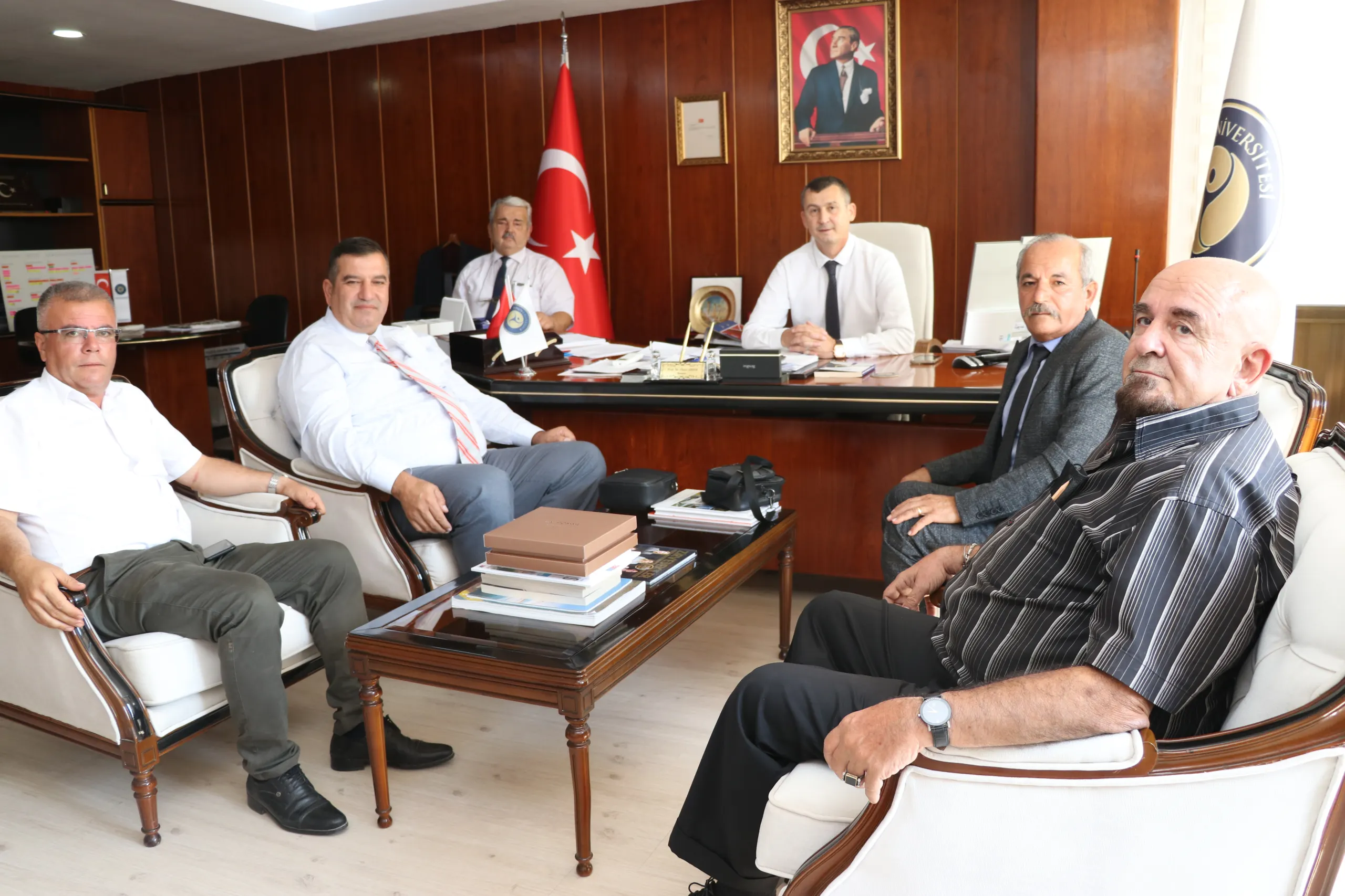Kktc Cumhurbaşkanı Danışmanı Mudahar Akar, Rektör Arıöz’ü Ziyaret Etti