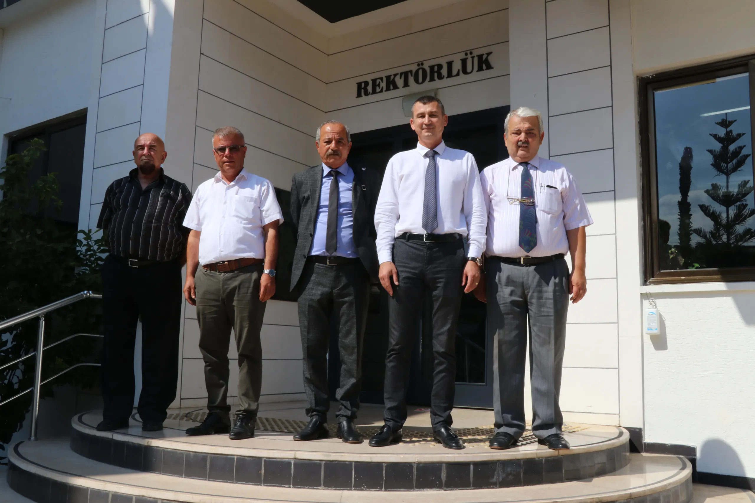 Kktc Cumhurbaşkanı Danışmanı Mudahar Akar, Rektör Arıöz’ü Ziyaret Etti