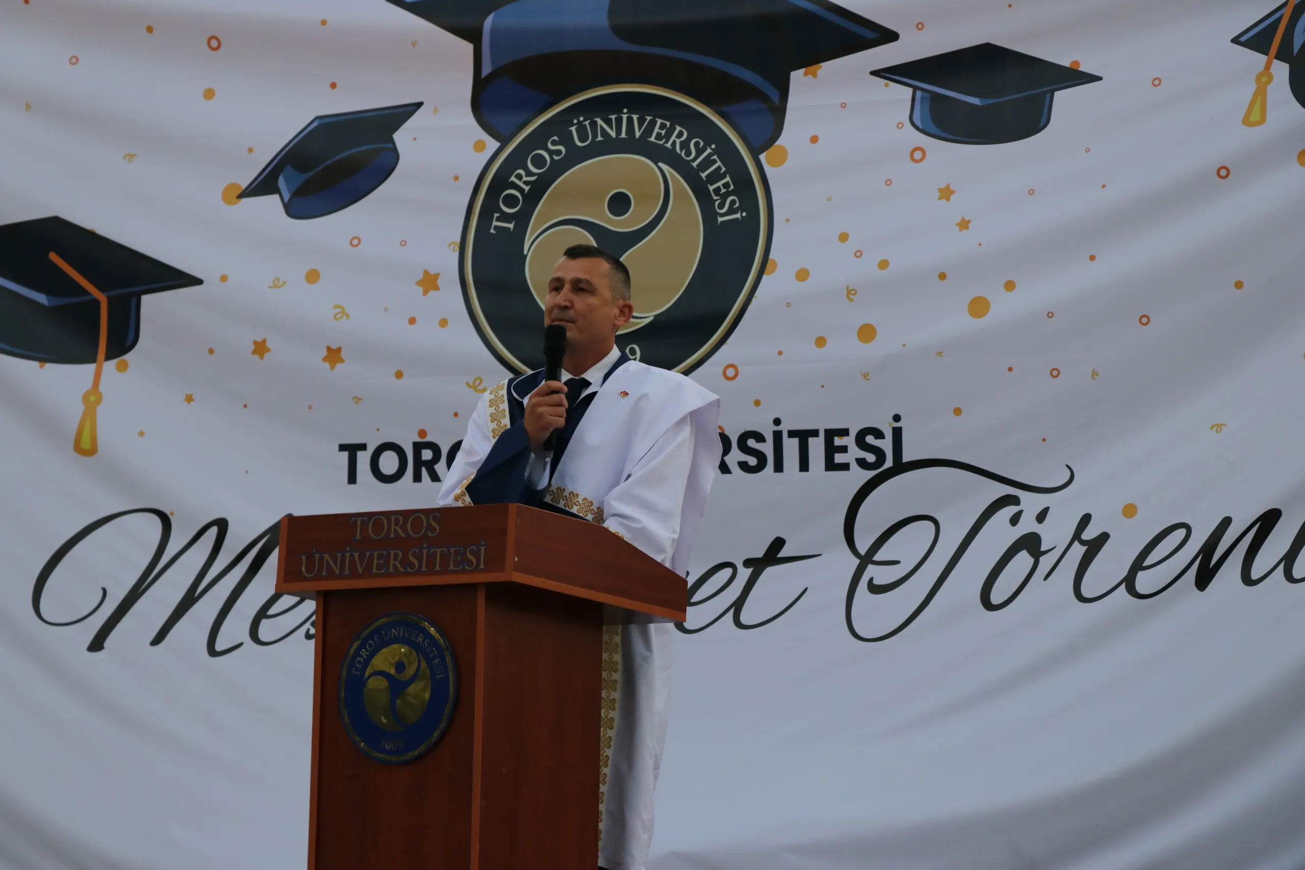 Toros Üniversitesi’nde Mezuniyet Töreni Heyecanı