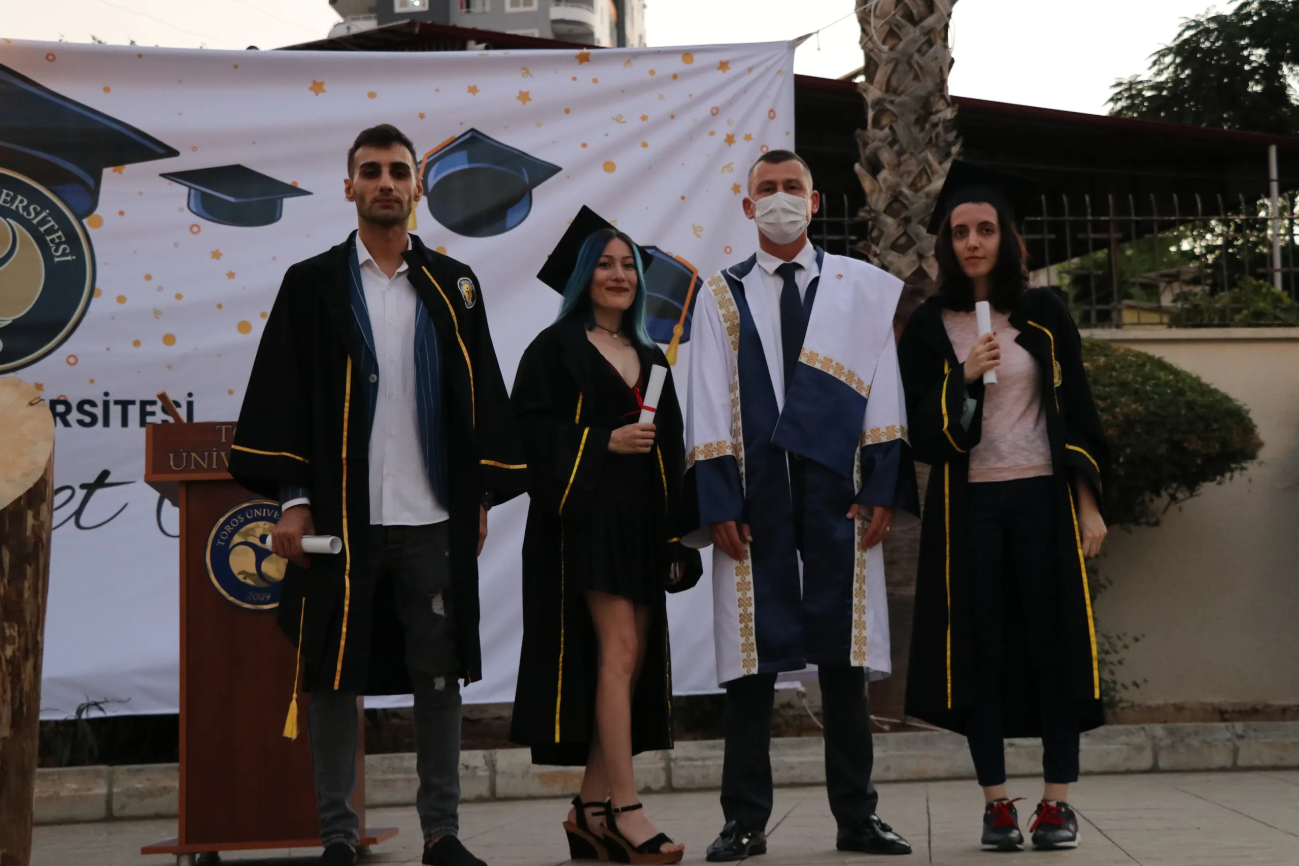 Toros Üniversitesi’nde Mezuniyet Töreni Heyecanı