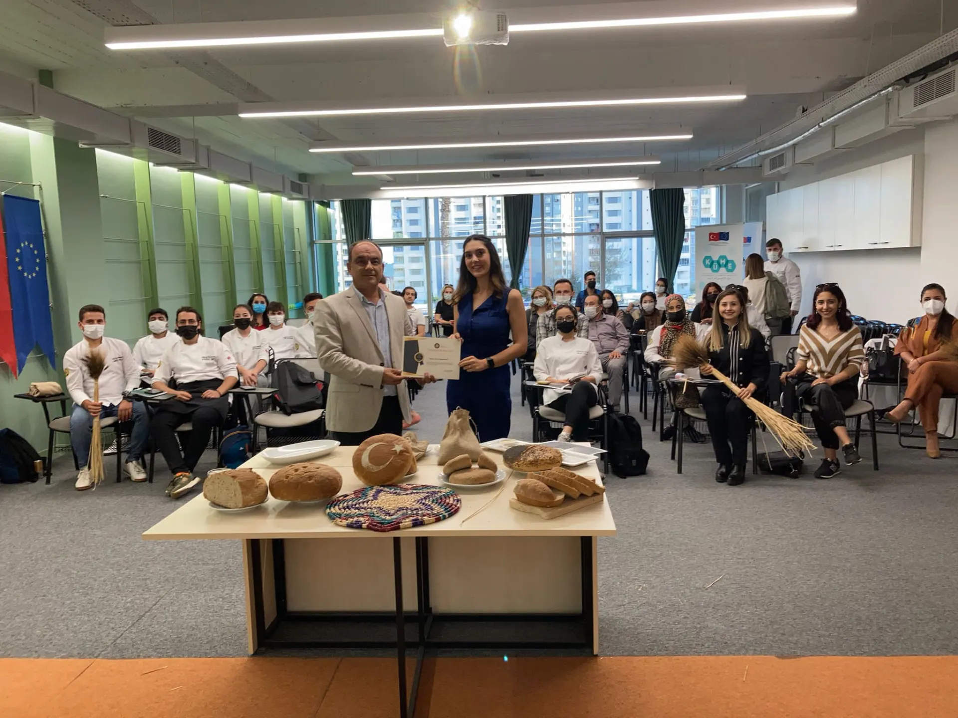 Mutfak ve Mutfak Kültürü Alanında Uzman Araştırmacı - Yazar İbrahim Ünal Kahraman Gastronomi ve Mutfak Sanatları Bölümü Öğrencileriyle Bir Araya Geldi