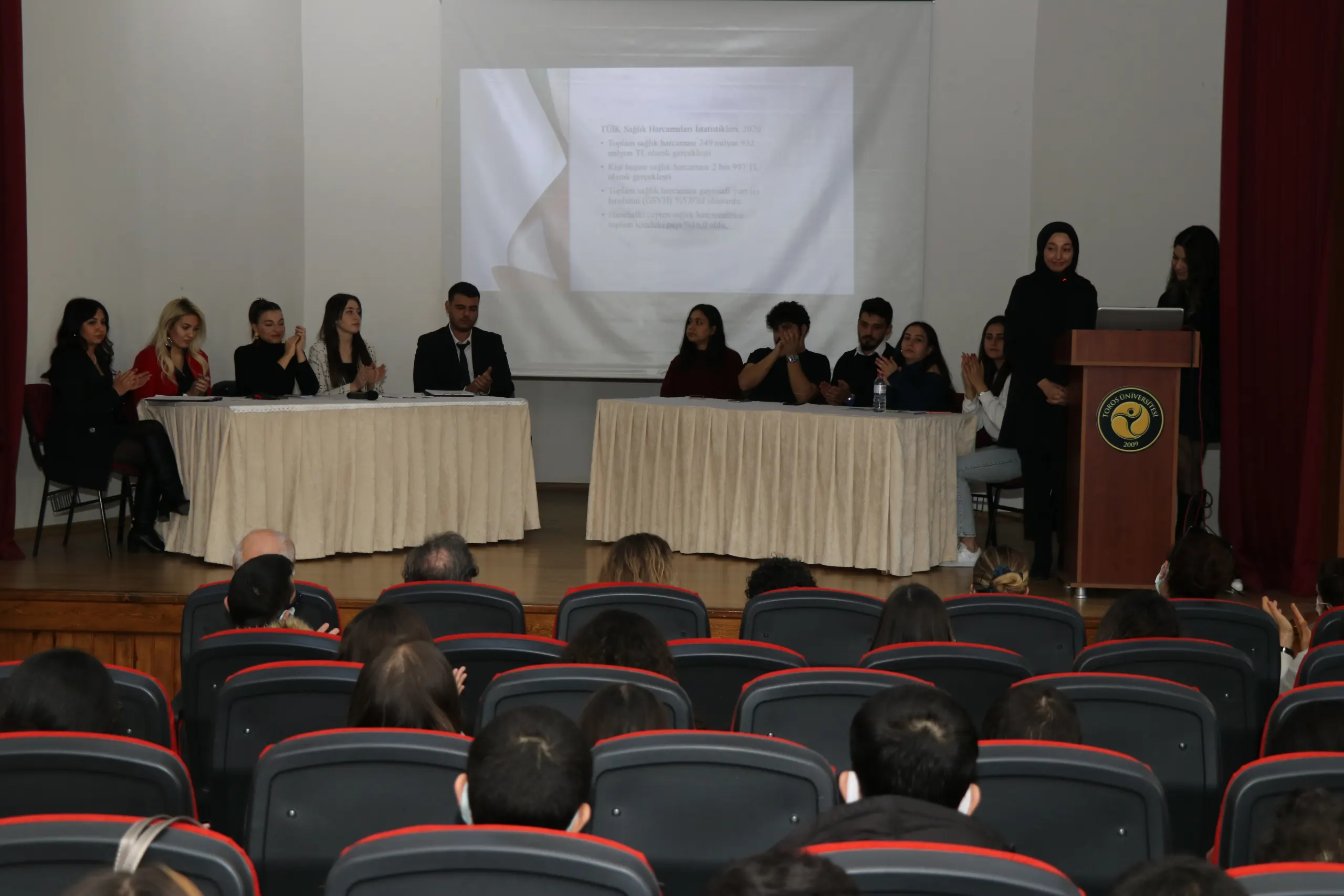 Sağlık Bilimleri Fakültesi Öğrencilerinden Münazara