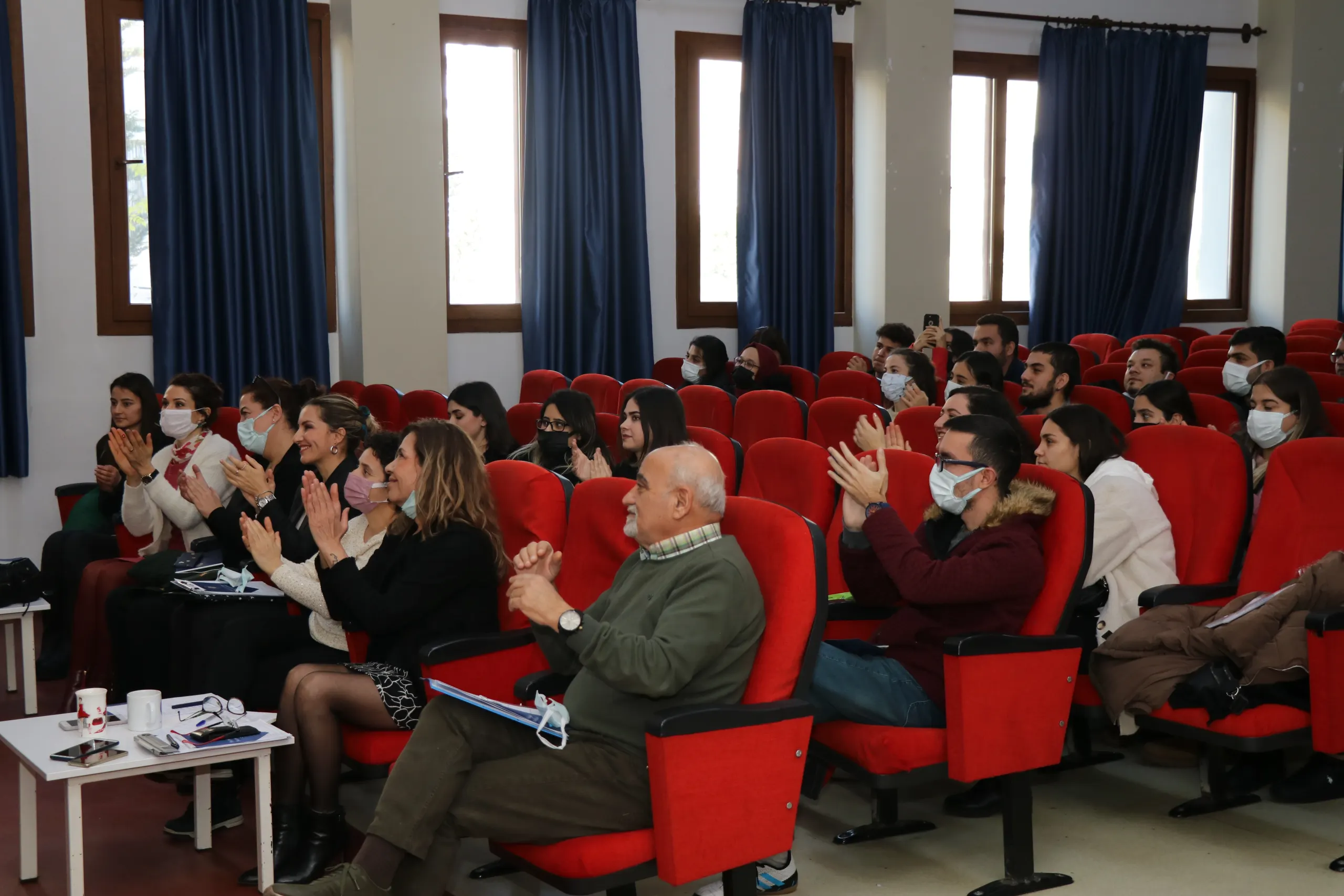 Sağlık Bilimleri Fakültesi Öğrencilerinden Münazara