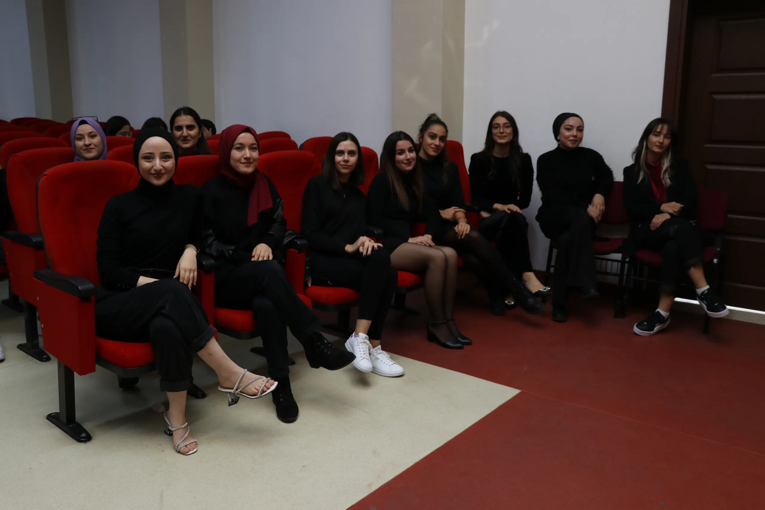 Toros Üniversitesi’nde Sevgiye Engel Yok Etkinliği Yapıldı