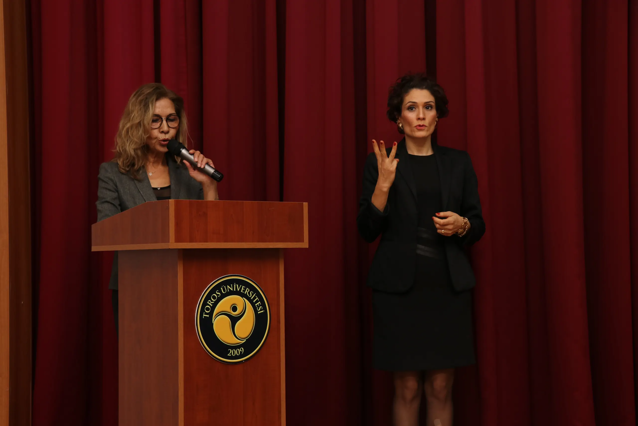 Toros Üniversitesi’nde Sevgiye Engel Yok Etkinliği Yapıldı