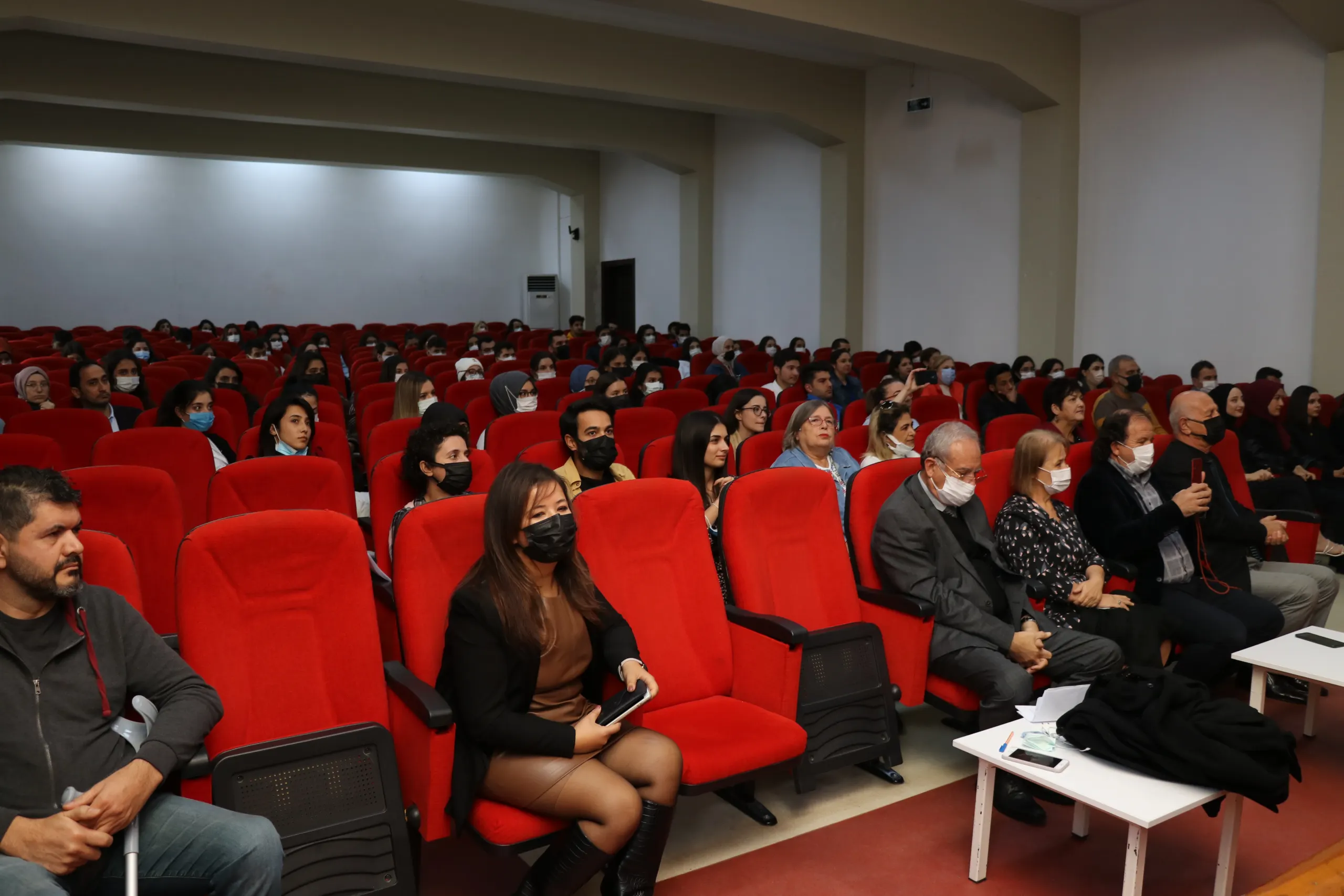 Toros Üniversitesi’nde Sevgiye Engel Yok Etkinliği Yapıldı