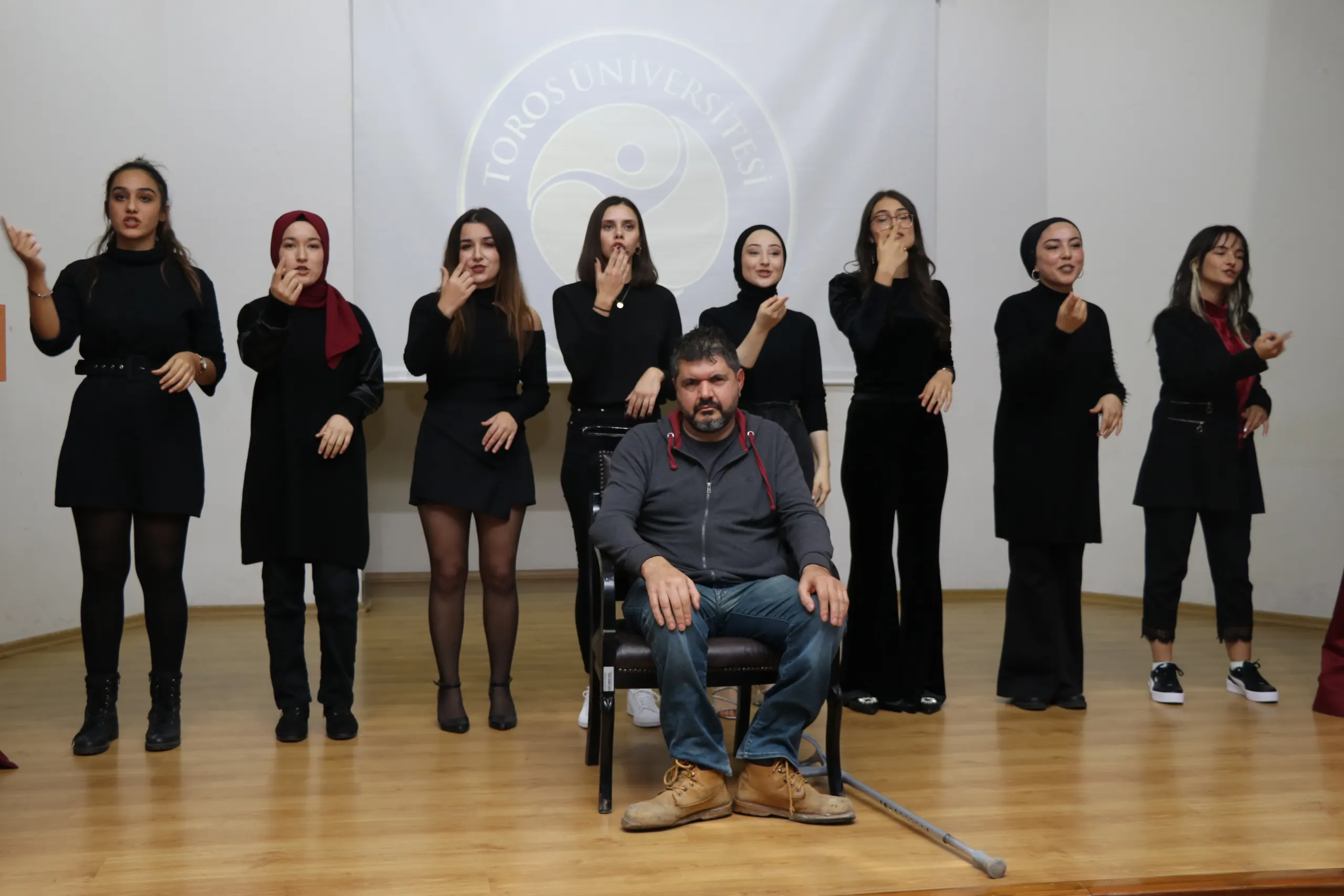 Toros Üniversitesi’nde Sevgiye Engel Yok Etkinliği Yapıldı