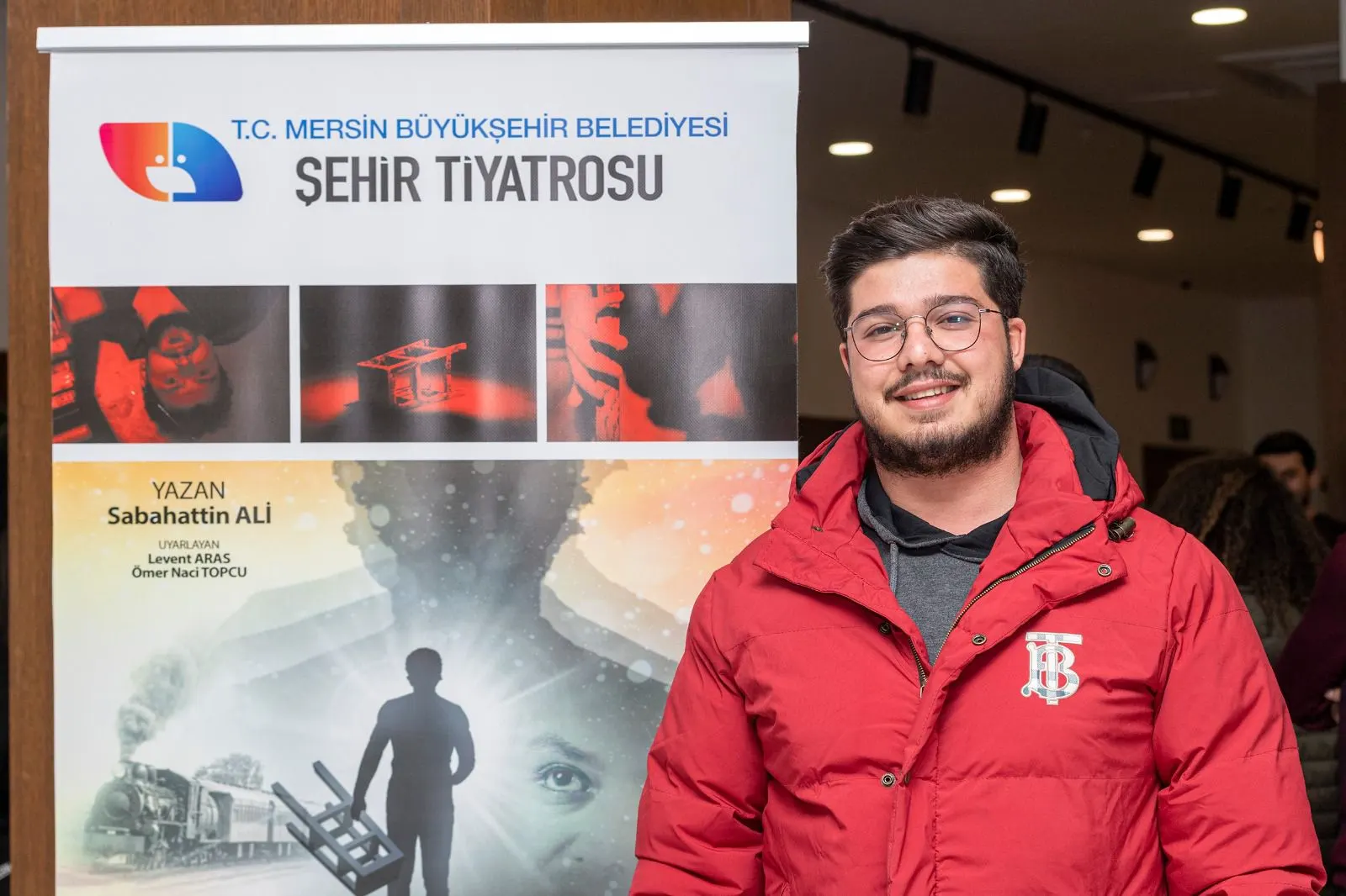 Tiyatro Topluluğu’ndan Öğrencilere Çağrı ''GELİN HEP BİRLİKTE İZLEYELİM''