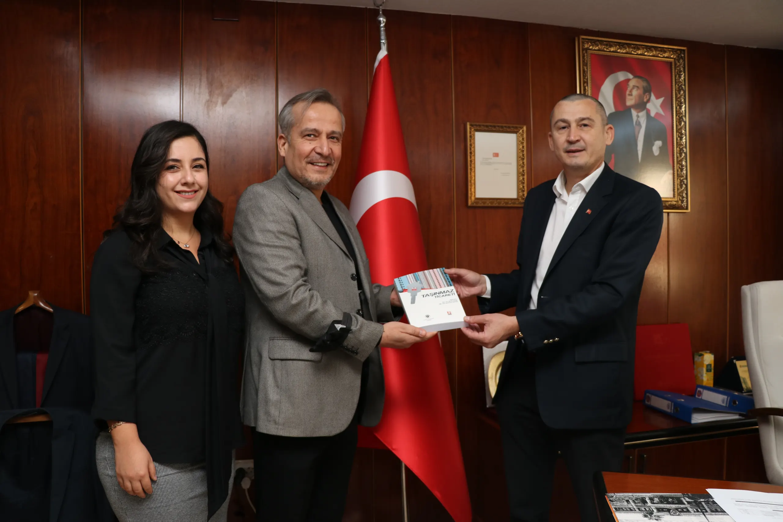 Taşınmaz Ticareti Kitabı Yayımlandı