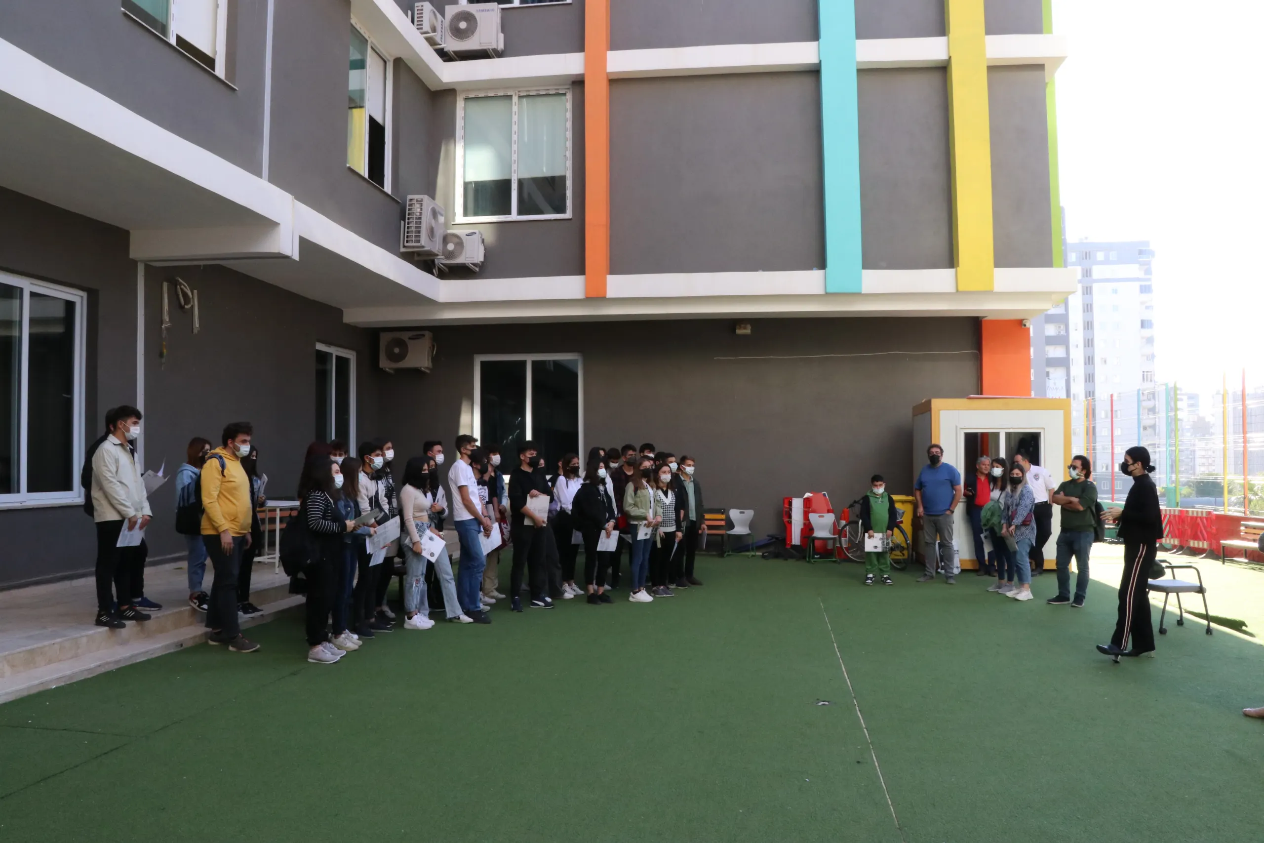 Toros Üniversitesi Liseli Misafilerini Ağırladı