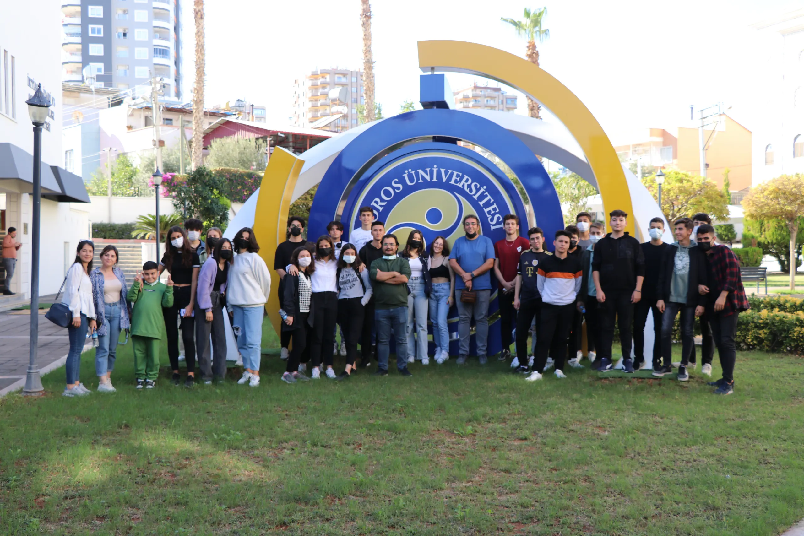 Toros Üniversitesi Liseli Misafilerini Ağırladı