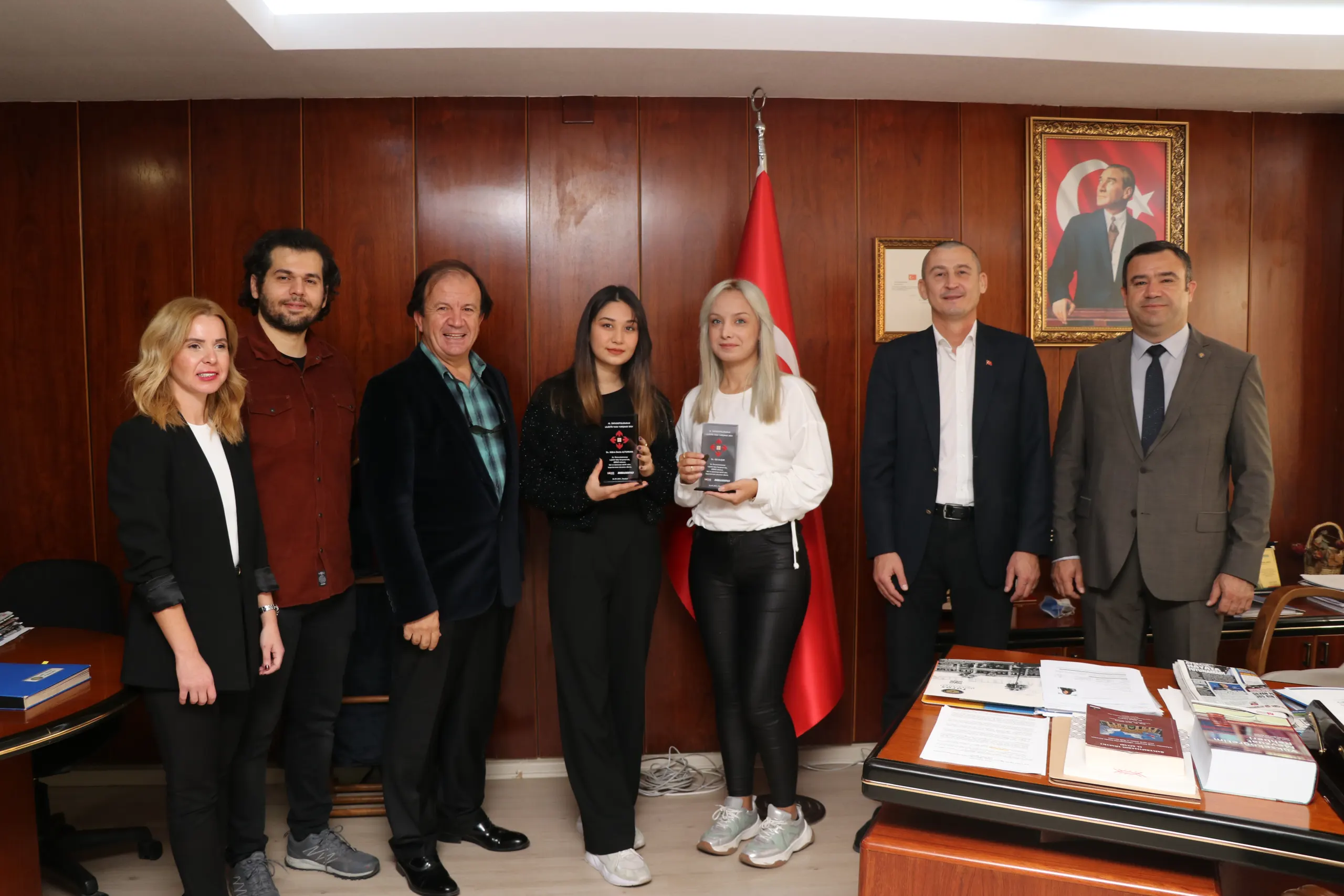 Uluslararası Ticaret ve Lojistik Bölümü Öğrencileri Lojistik Vaka Yarışmasında Birinci Oldu