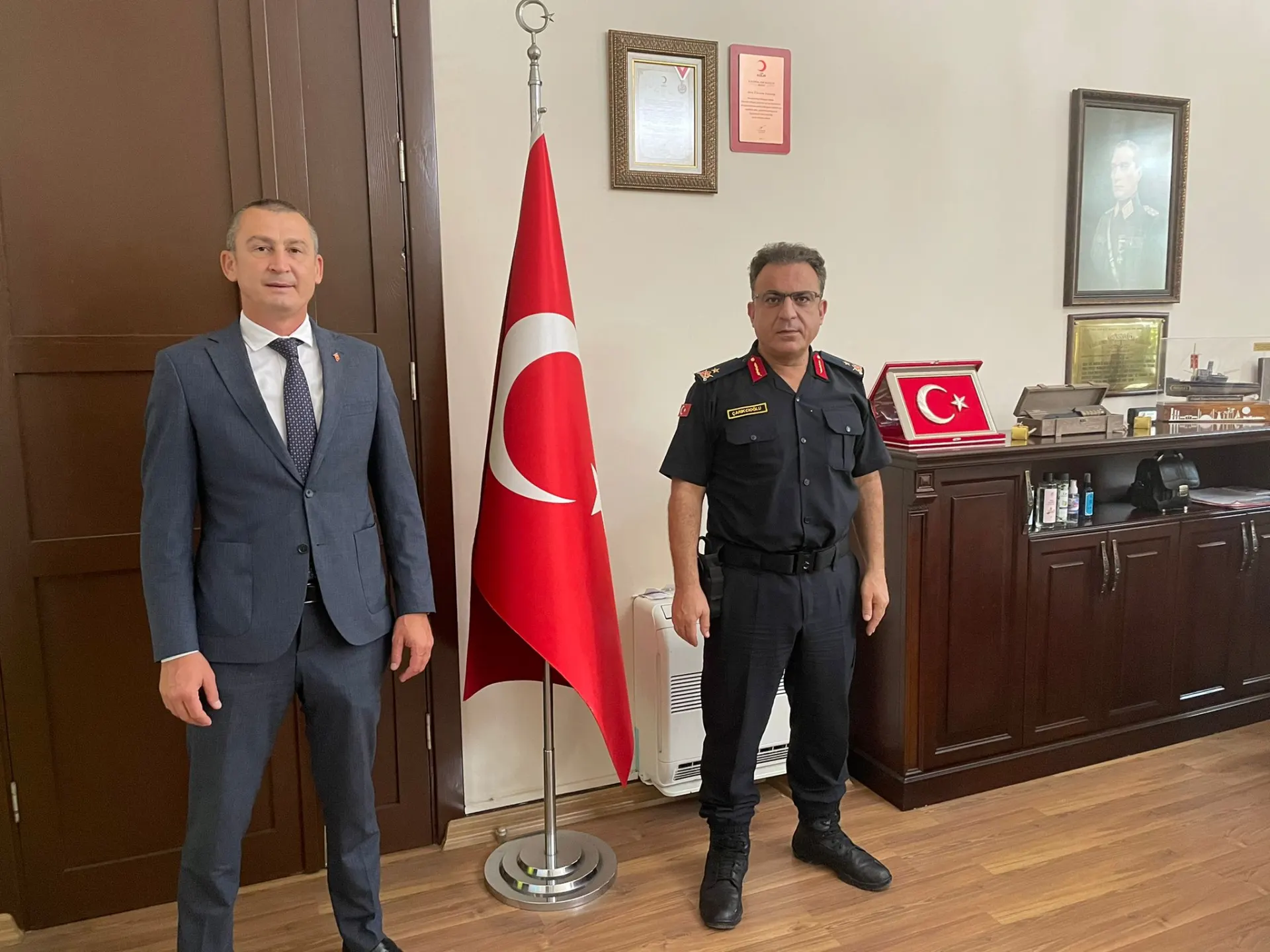 Rektör Arıöz’den İl Jandarma Komutanı Çarıkcıoğlu’na Ziyaret