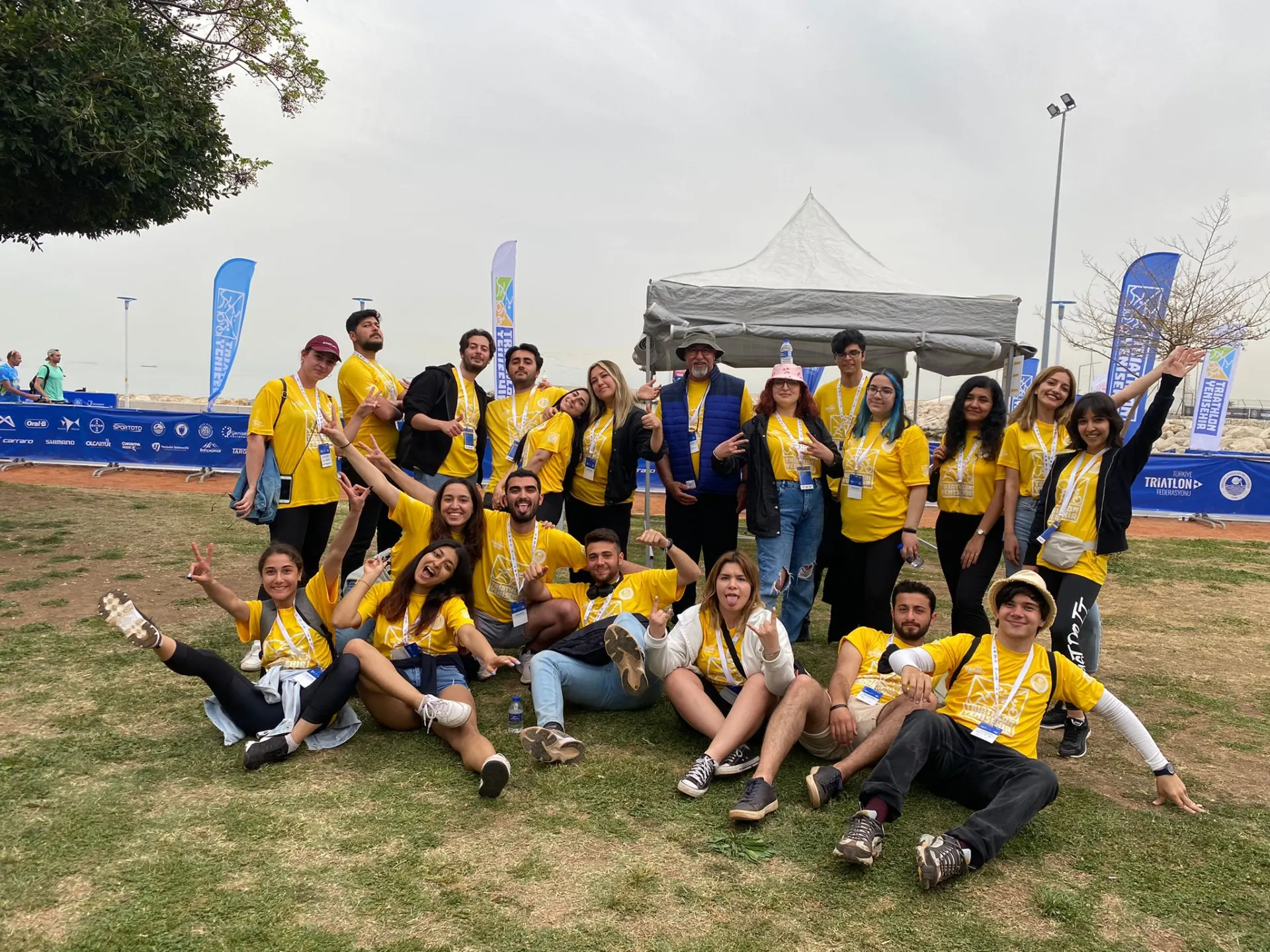 Yabancı Diller Yüksekokulu İngilizce Mütercim Tercümanlık Bölümü Öğrencileri Yenişehir Avrupa Triatlon Kupası'nda Görev Aldılar