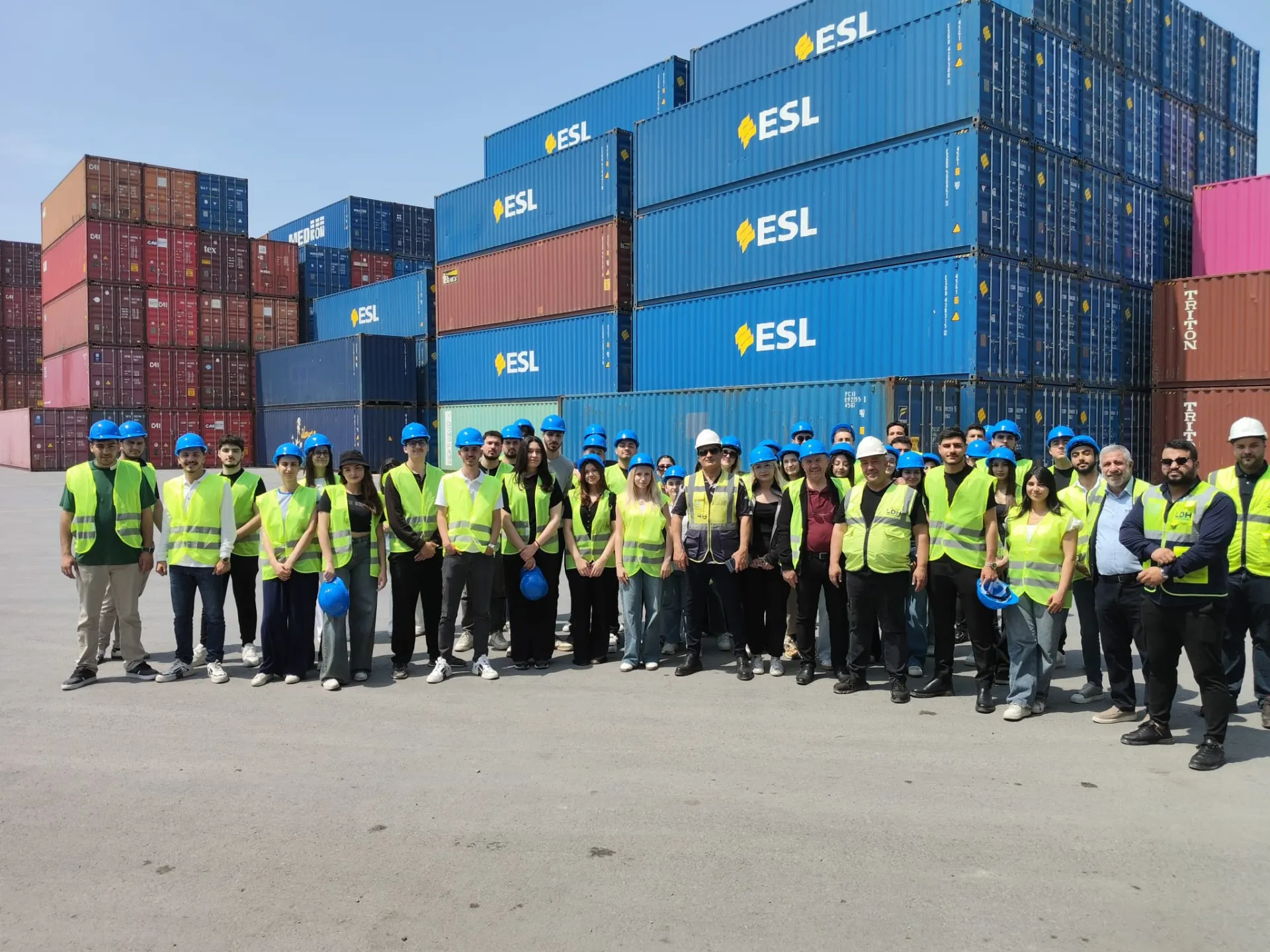 Uluslararası Ticaret ve Lojistik Bölümü Öğrencileri Liman Saha Ziyareti Gerçekleştirdi&nbsp;