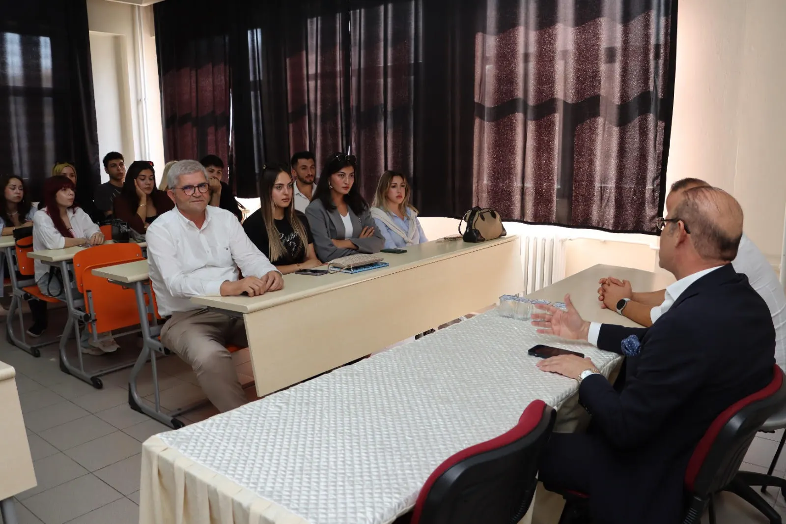 İş İnsanı Rıdvan Arıç İşletme Bölümü Öğrencileriyle Bir Araya Geldi!
