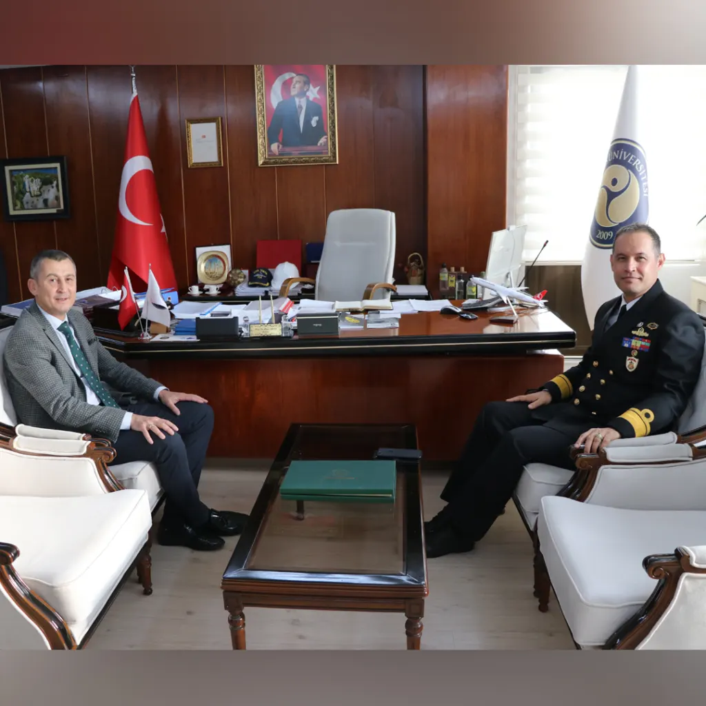 Tuğ Amiral Bavbek’ten Rektörümüz Arıöz’e Ziyaret