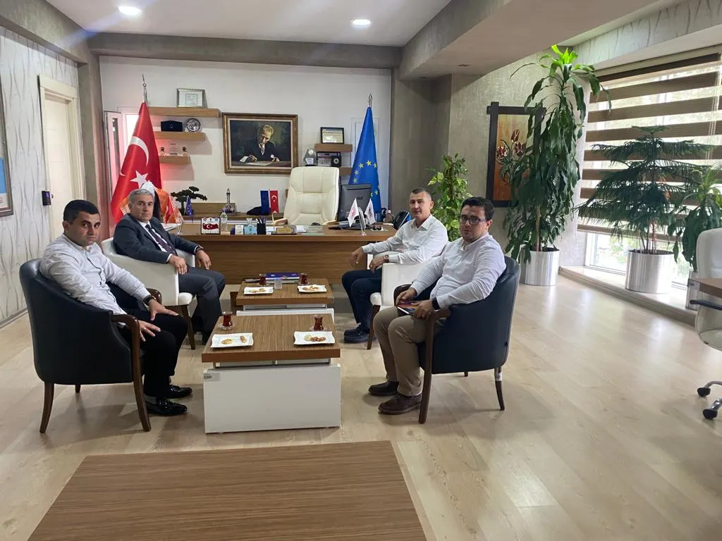 Rektör Arıöz’den Tkdk’ye Ziyaret Rektör Arıöz’den Tkdk’ye Ziyaret