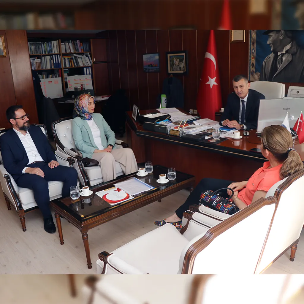 Şehir Hastanesi Başhekimi Dr. Bahar Aydınlı’dan Rektör Arıöz’e Ziyaret