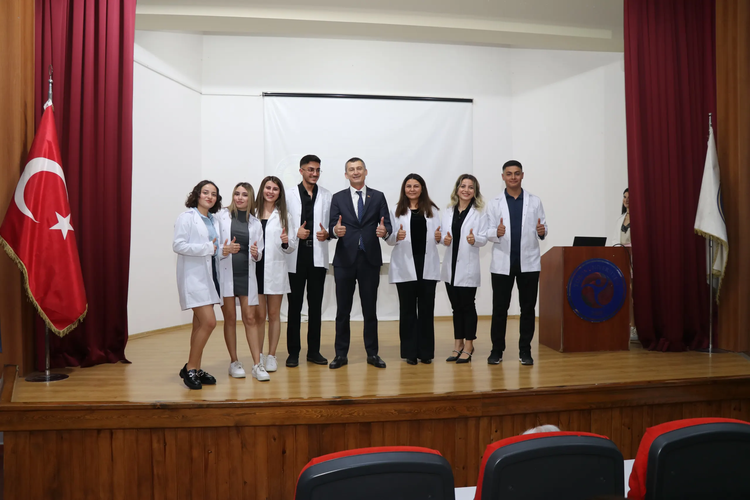 Fizyoterapi ve Rehabilitasyon Bölümü Öğrencileri Önlük Giydi