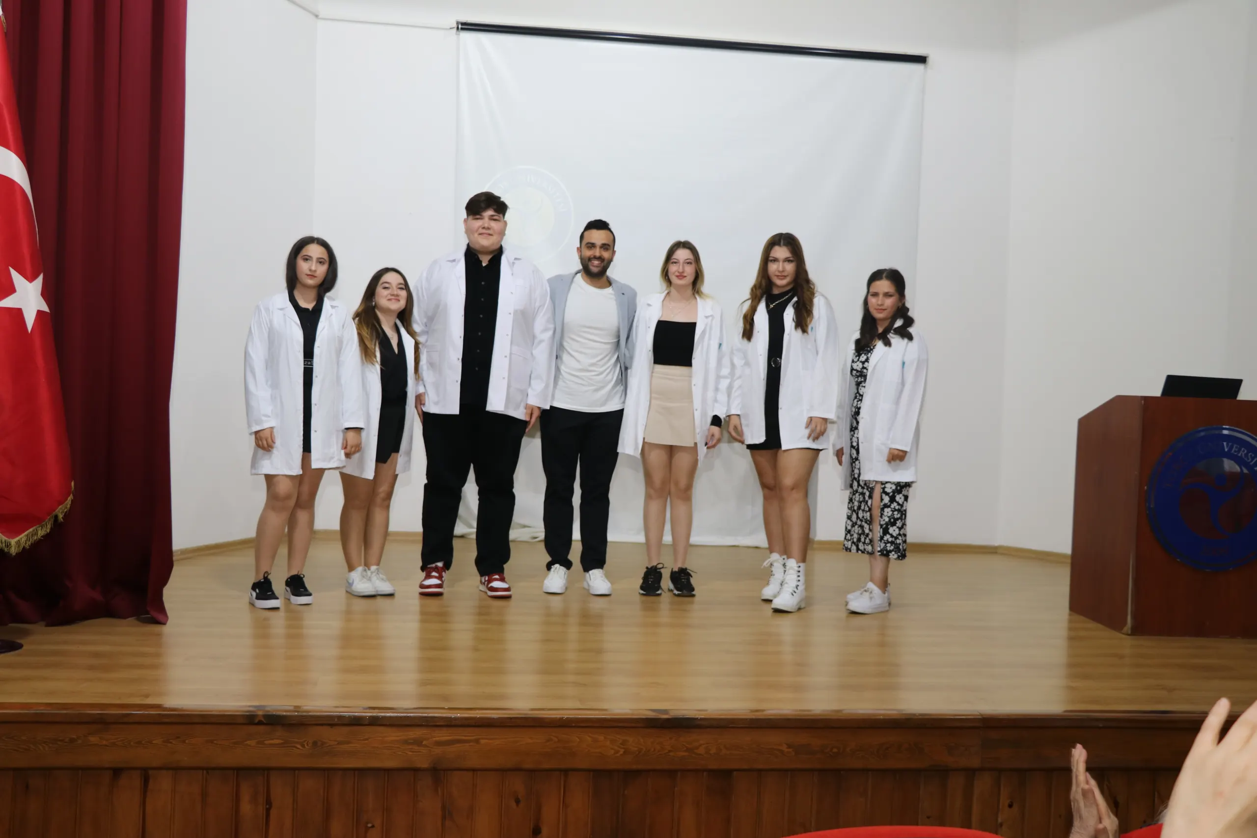 Fizyoterapi ve Rehabilitasyon Bölümü Öğrencileri Önlük Giydi