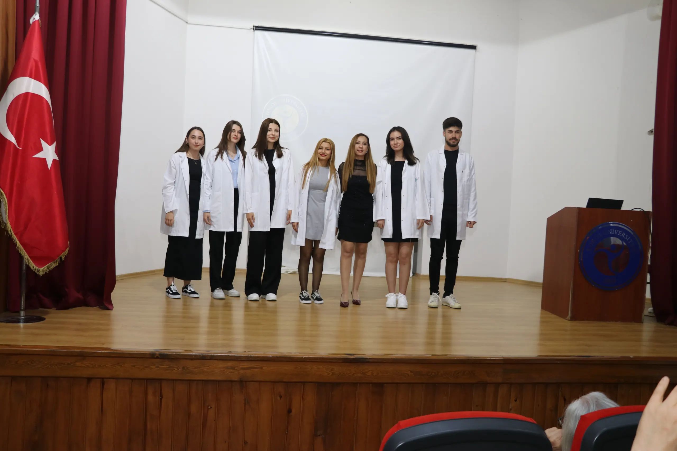 Fizyoterapi ve Rehabilitasyon Bölümü Öğrencileri Önlük Giydi