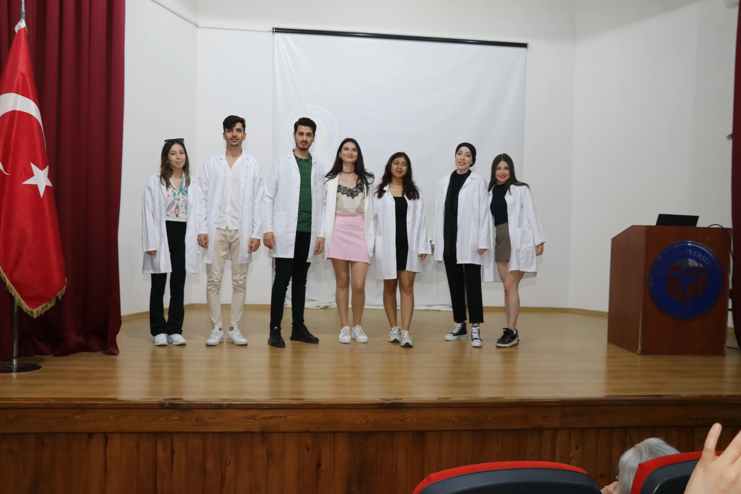 Fizyoterapi ve Rehabilitasyon Bölümü Öğrencileri Önlük Giydi