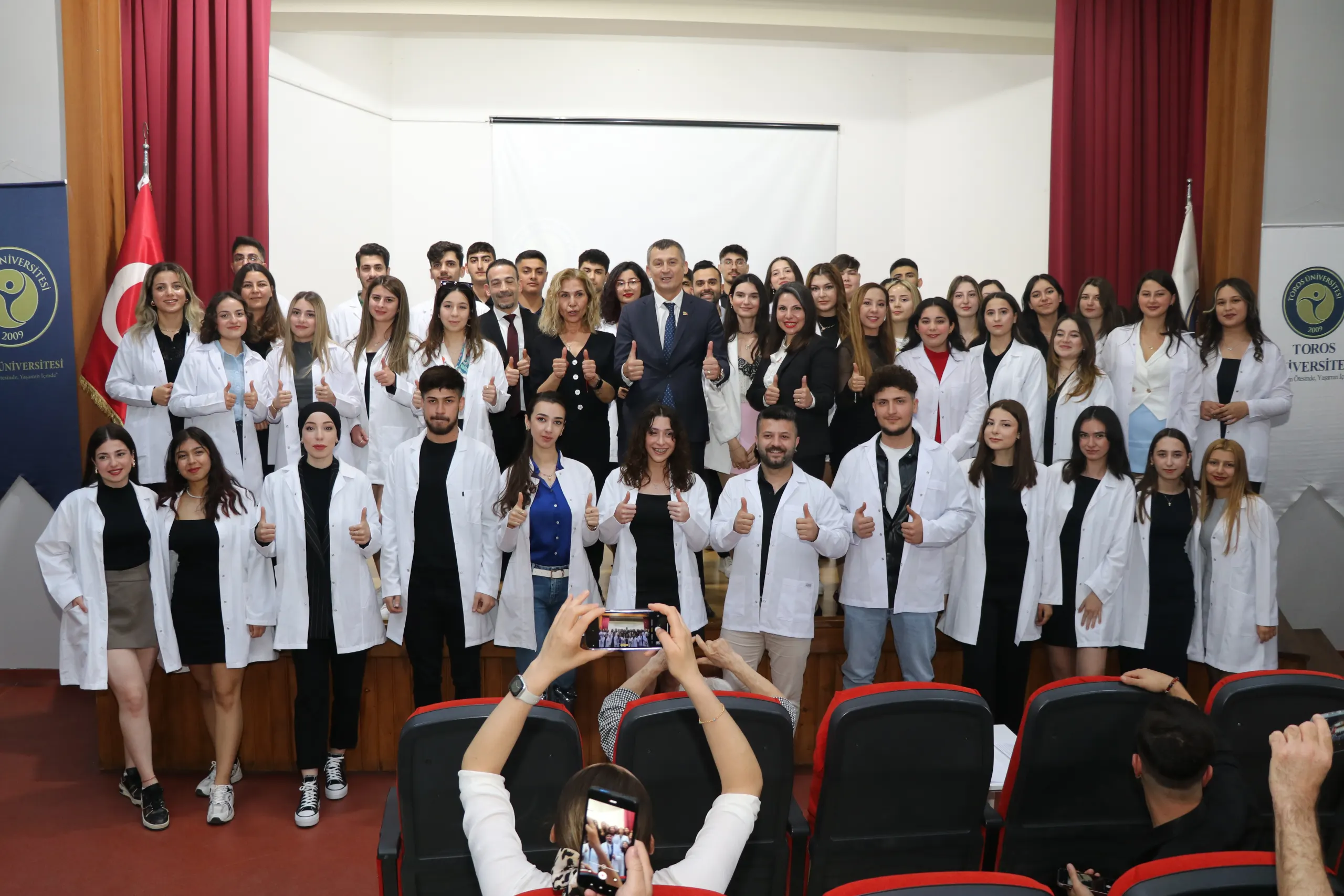 Fizyoterapi ve Rehabilitasyon Bölümü Öğrencileri Önlük Giydi