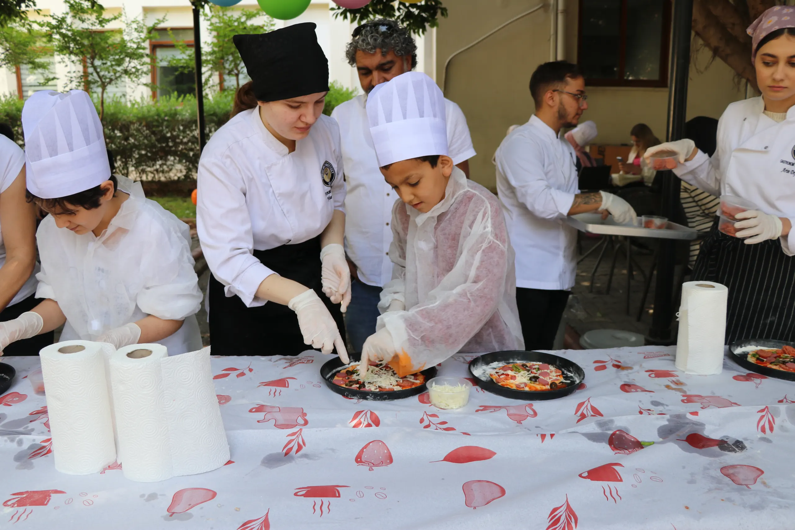 Gastronomi ve Mutfak Sanatları Bölümünden Özel Öğrenciler İçin Pizza Etkinliği