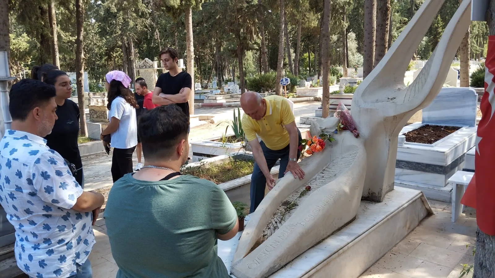 Toros Üniversitesi Öğrencilerinden Yaşlı Bakım Yerleşkesine Ziyaret