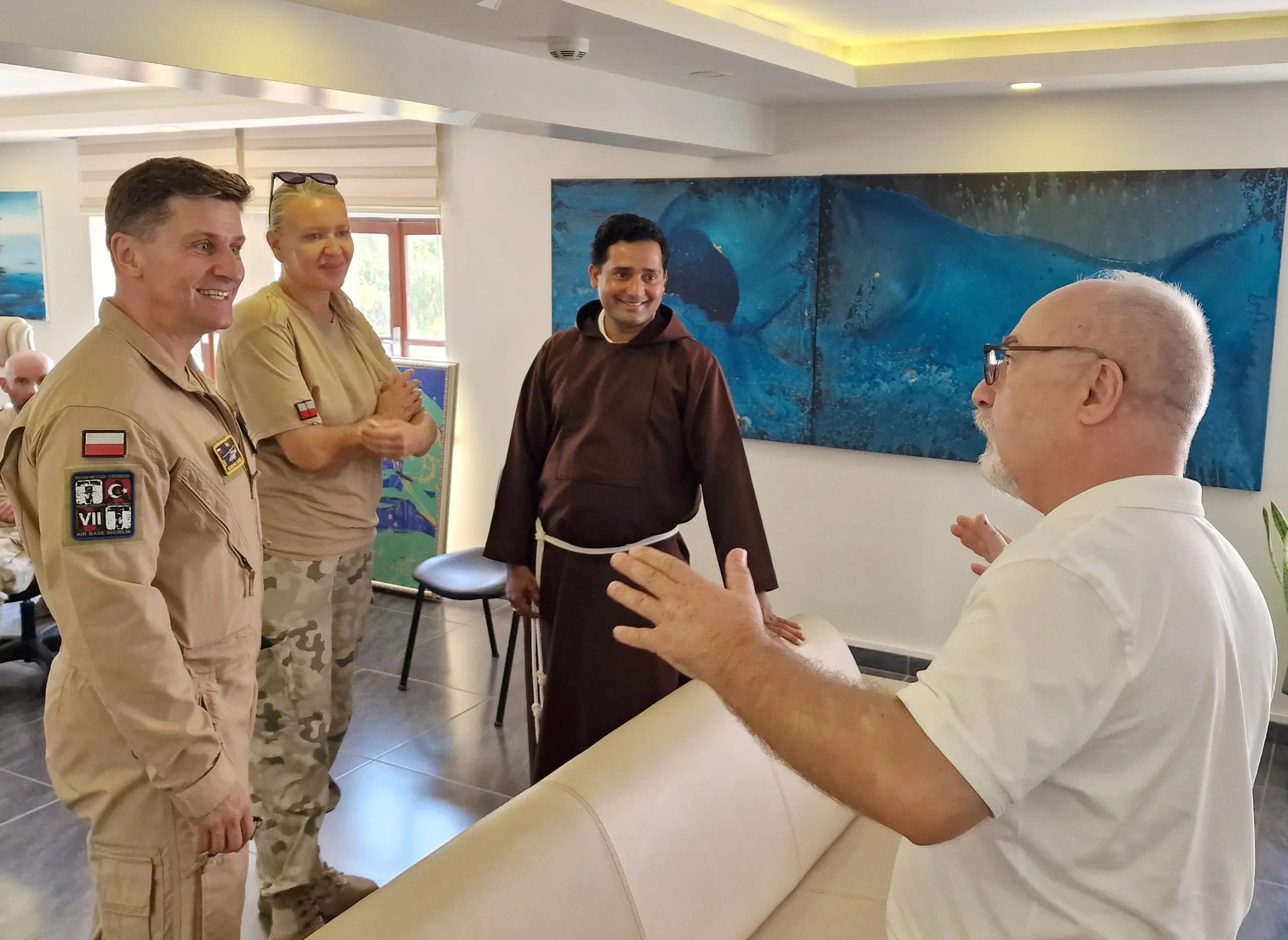 Nato Askerlerinden Gülüm Özveren Sanat Galerisi’ne Ziyaret