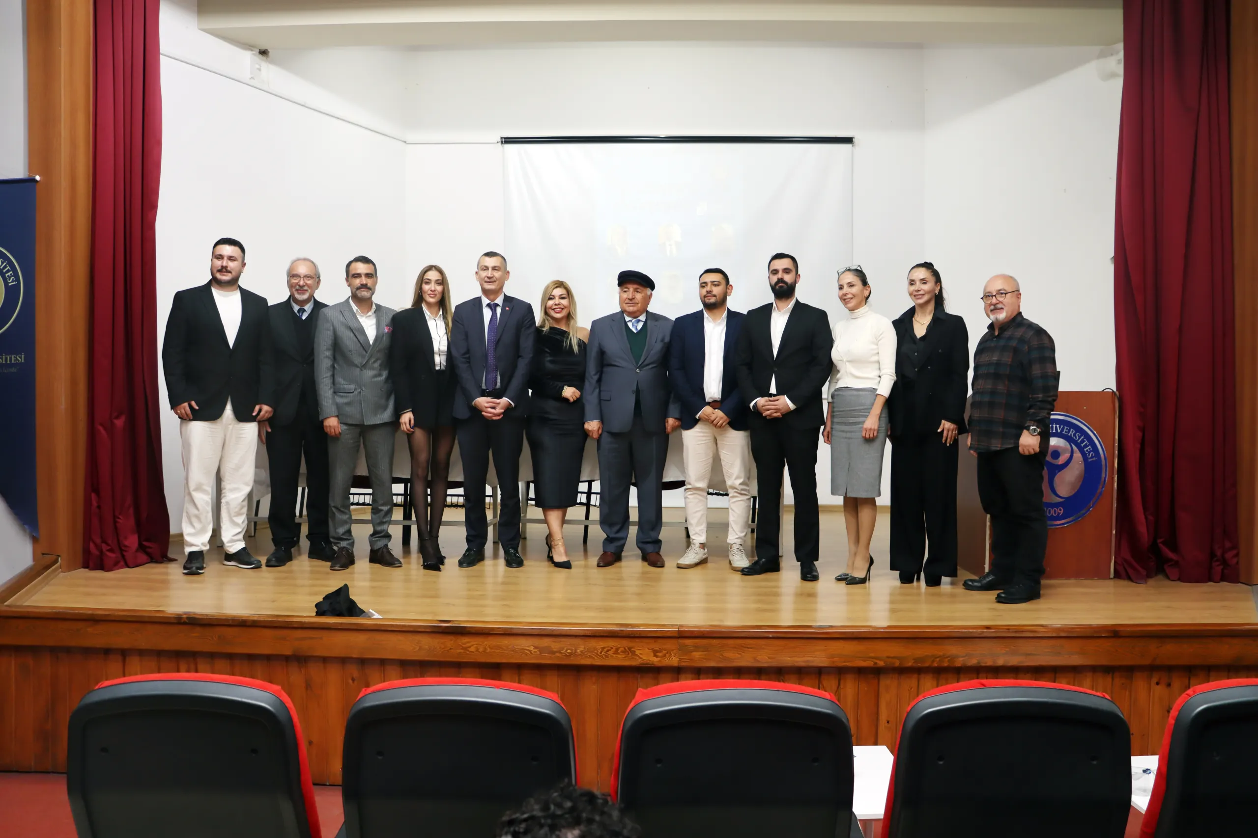 Toros Üniversitesi Mezunları Öğrencilerle Buluştu