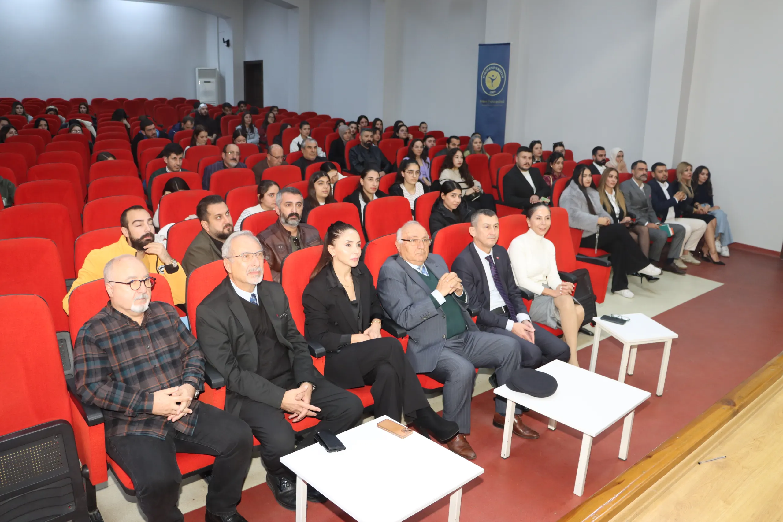 Toros Üniversitesi Mezunları Öğrencilerle Buluştu