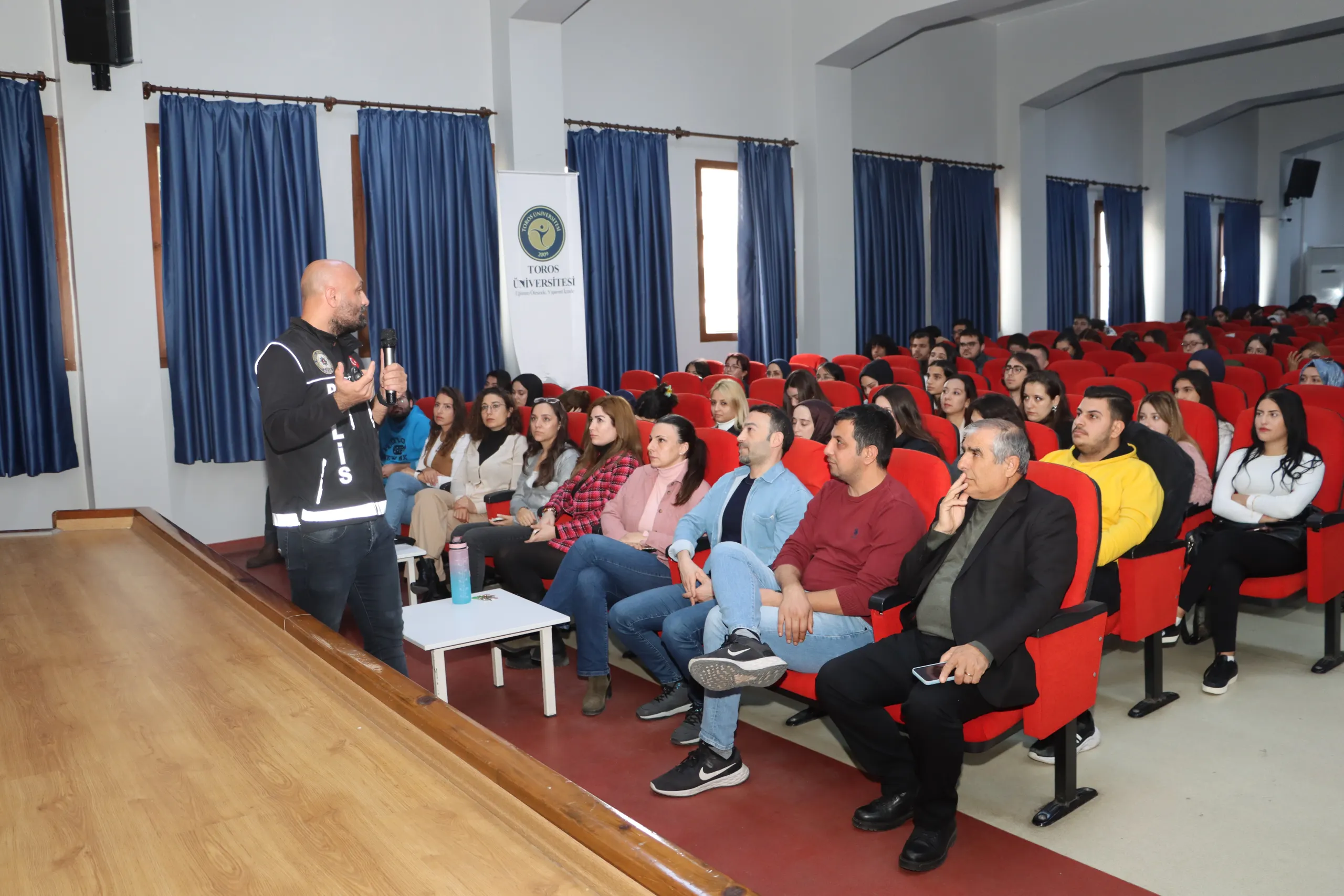 Toros Üniversitesi'nde Narko Gençlik Konferansı Düzenlendi
