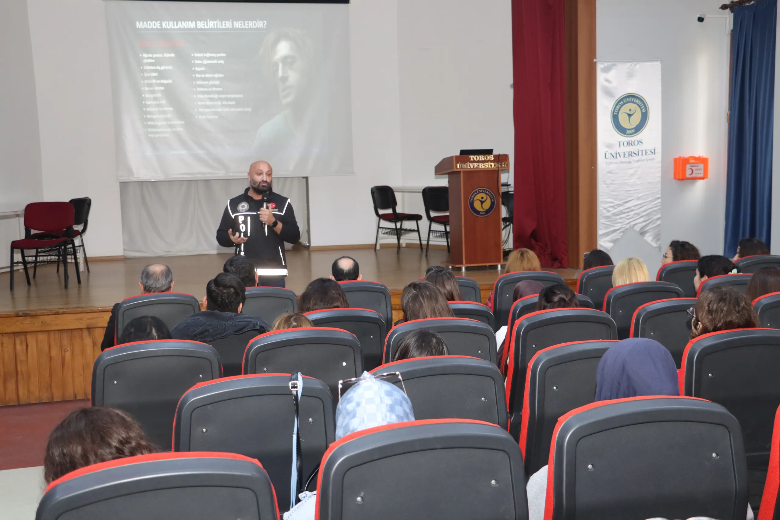 Toros Üniversitesi'nde Narko Gençlik Konferansı Düzenlendi
