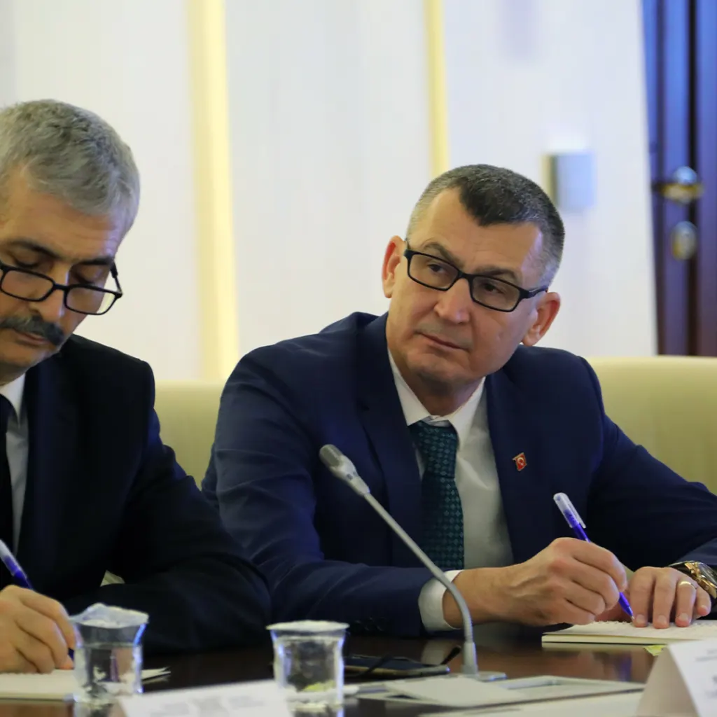 Toros Üniversitesi Rektörlüğüne Yeniden Atanan Prof.dr. Ömer Arıöz Mazbatasını Aldı