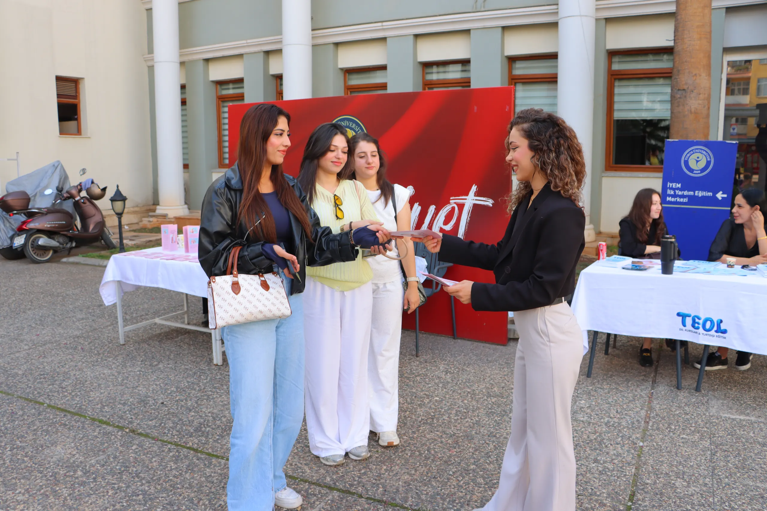 Toros Üniversitesi’nde Meme Kanseri Farkındalık Ayı Etkinliği