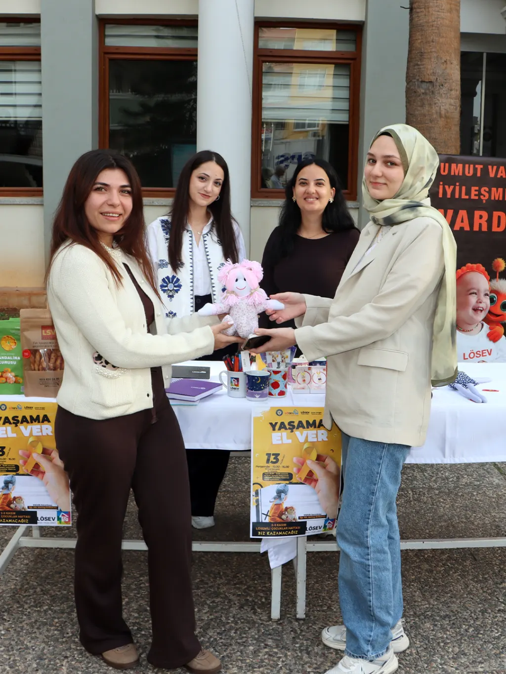 Toros Üniversitesi’nde “yaşama El Ver” Etkinliği Düzenlendi