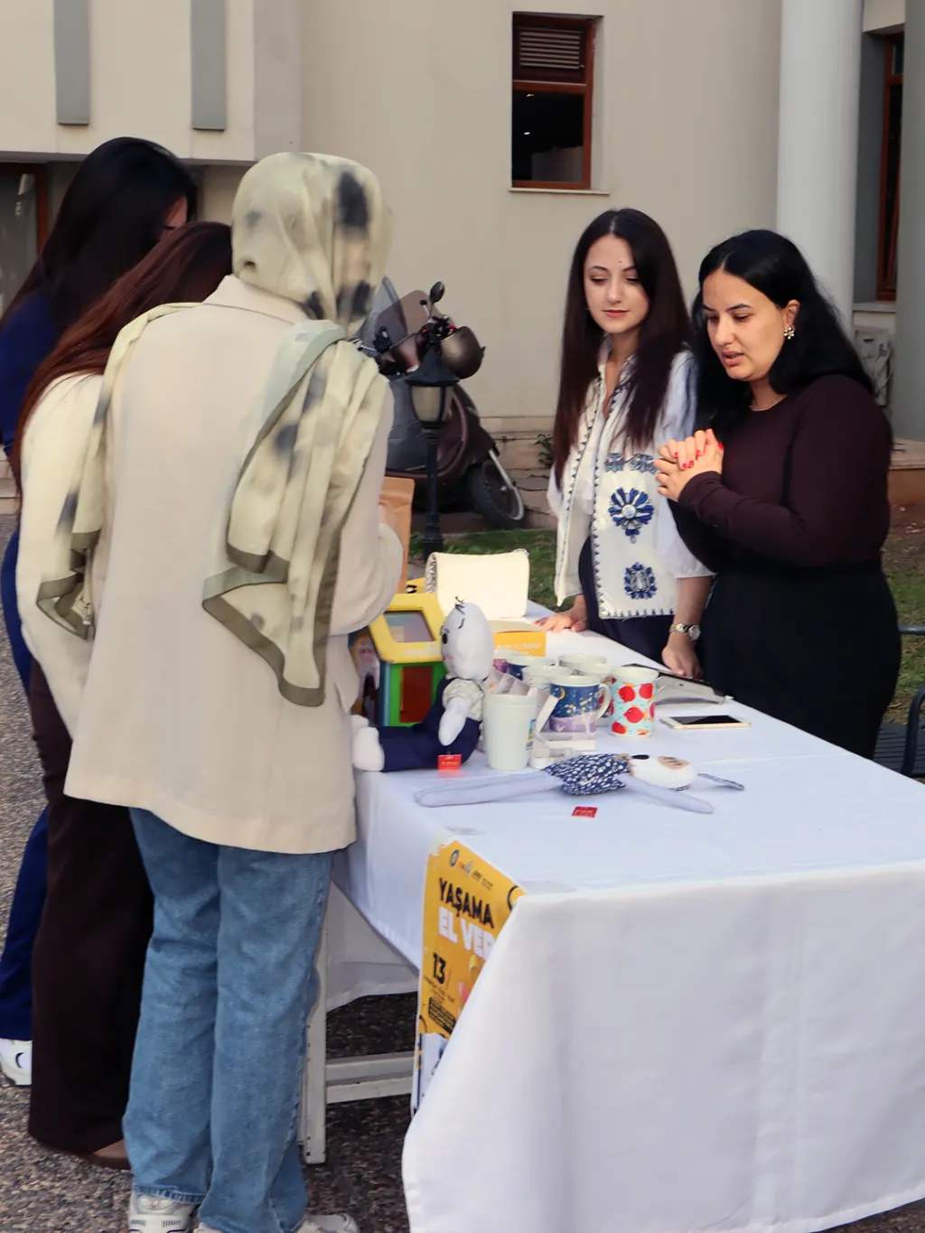 Toros Üniversitesi’nde “yaşama El Ver” Etkinliği Düzenlendi