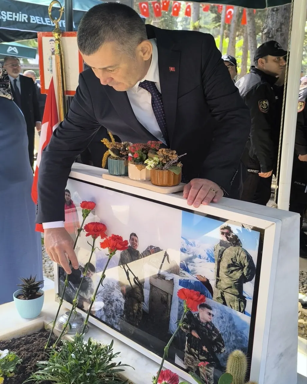 Rektör Arıöz 18 Mart Şehitleri Anma Günü ve Çanakkale Zaferi Etkinliklerine Katıldı