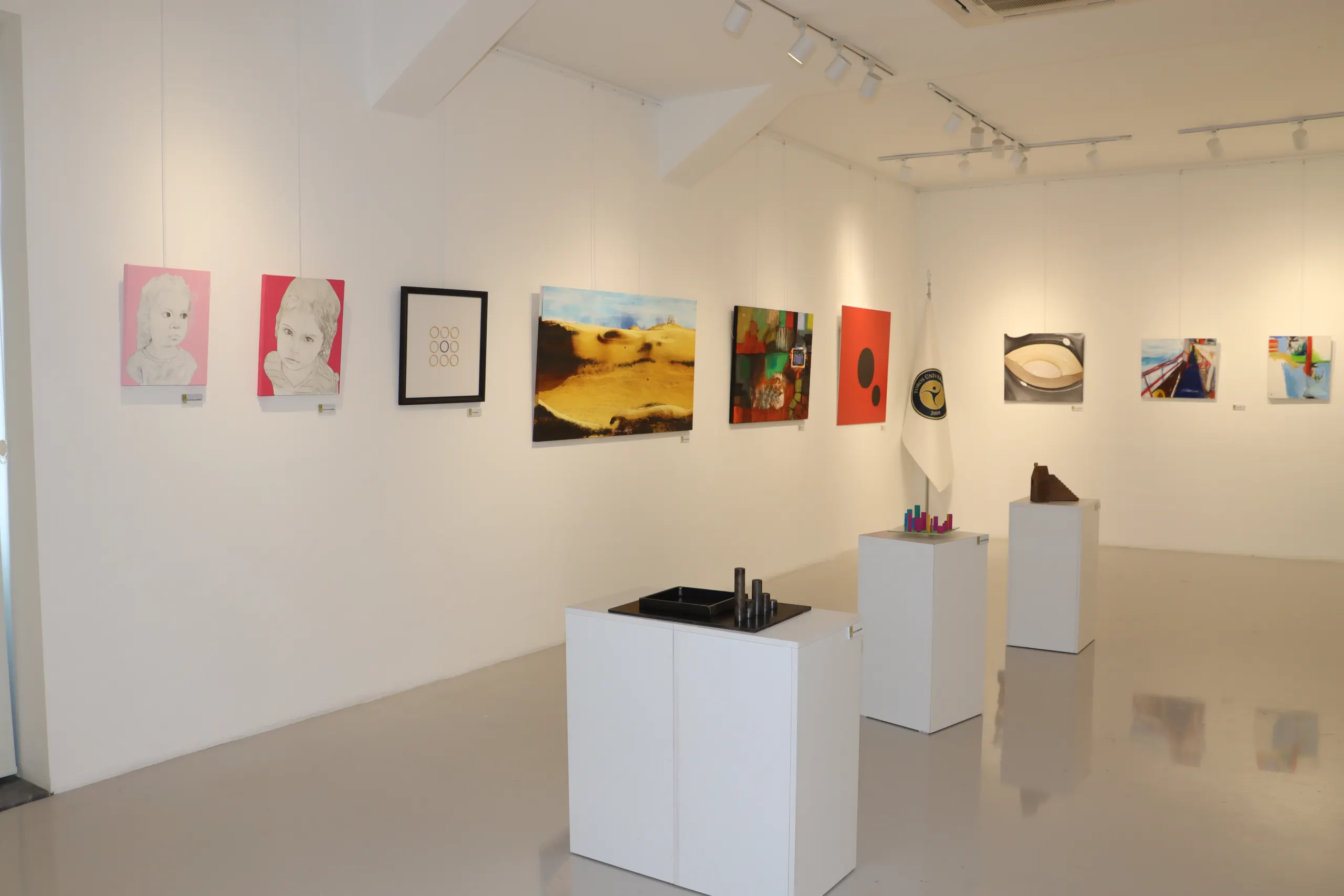 March 8 World Women's Day Exhibition Opened